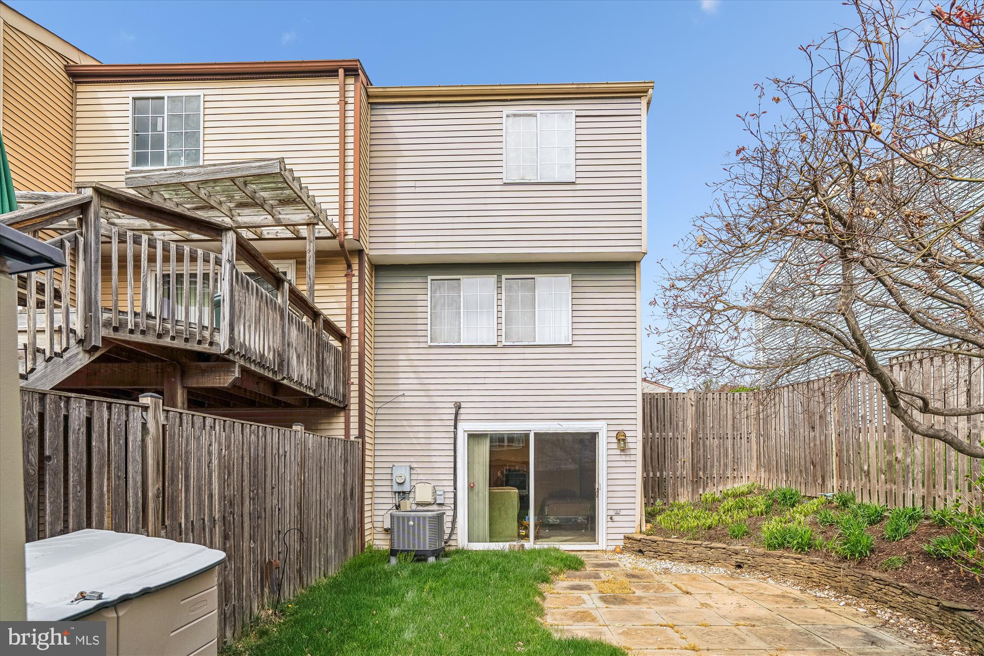 OAK SPRINGS - Residential