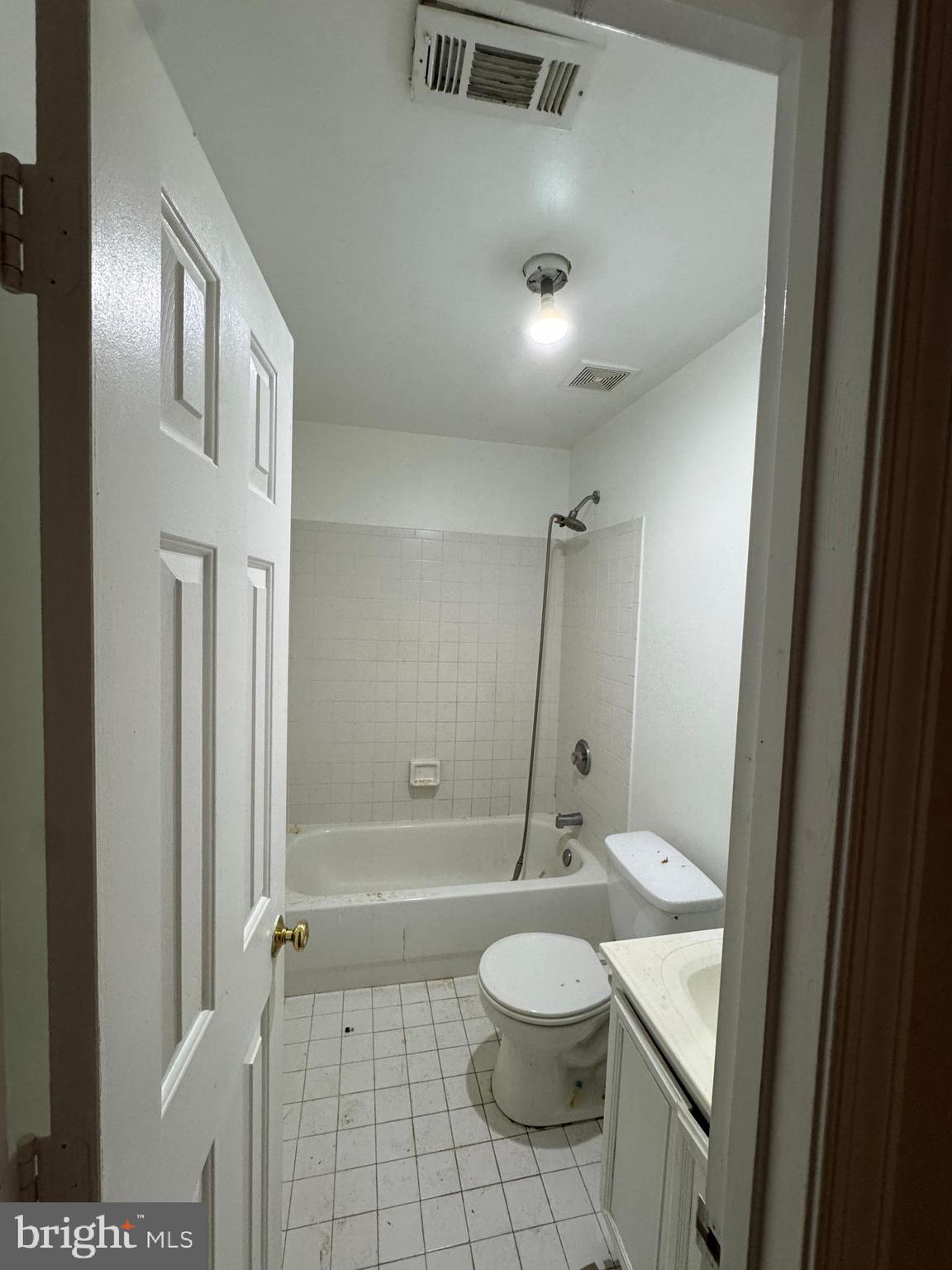 EXETER - Residential Lease