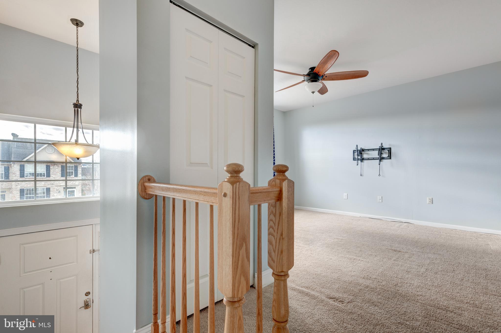 COLONIAL HILLS - Residential