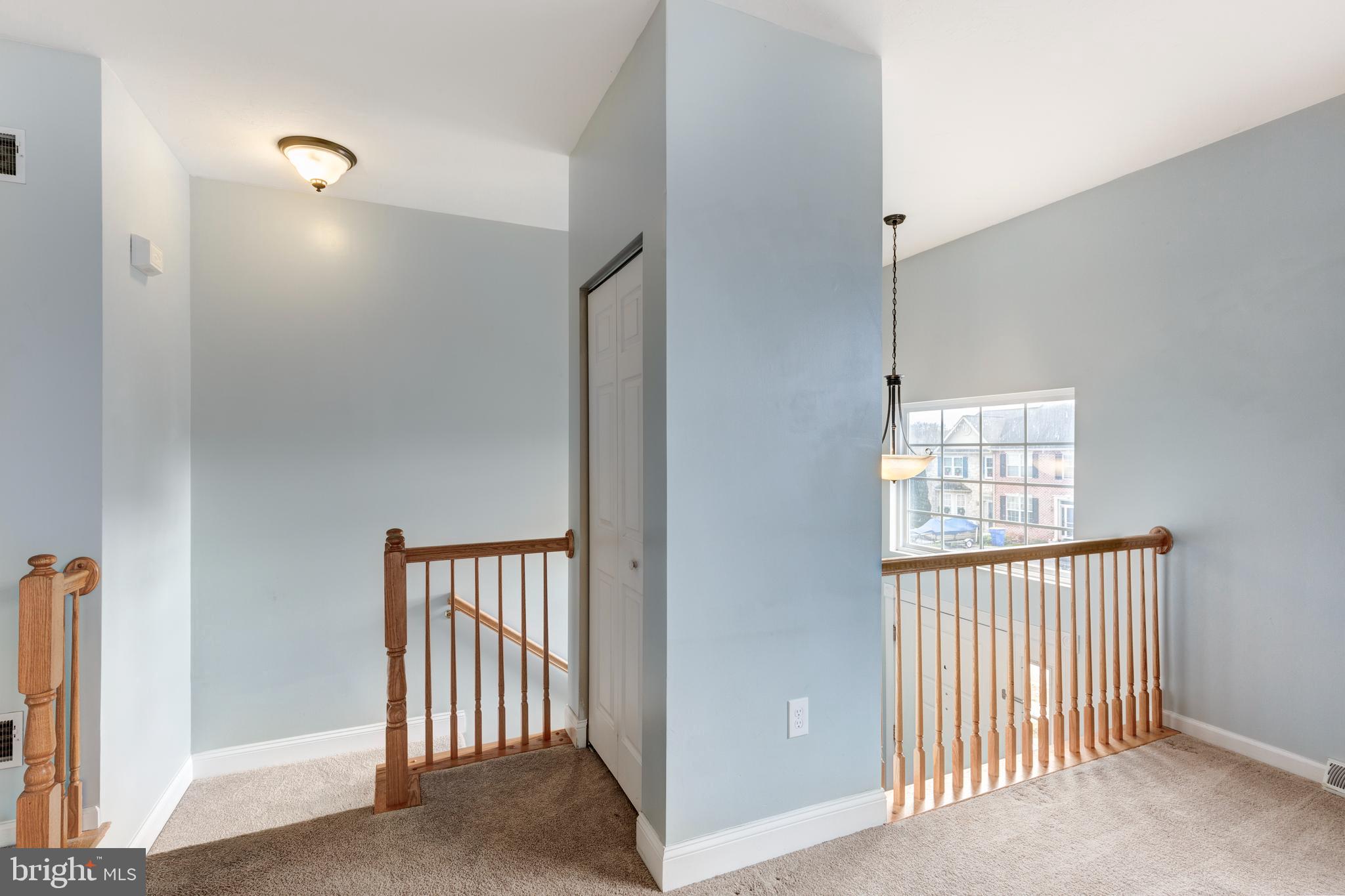 COLONIAL HILLS - Residential