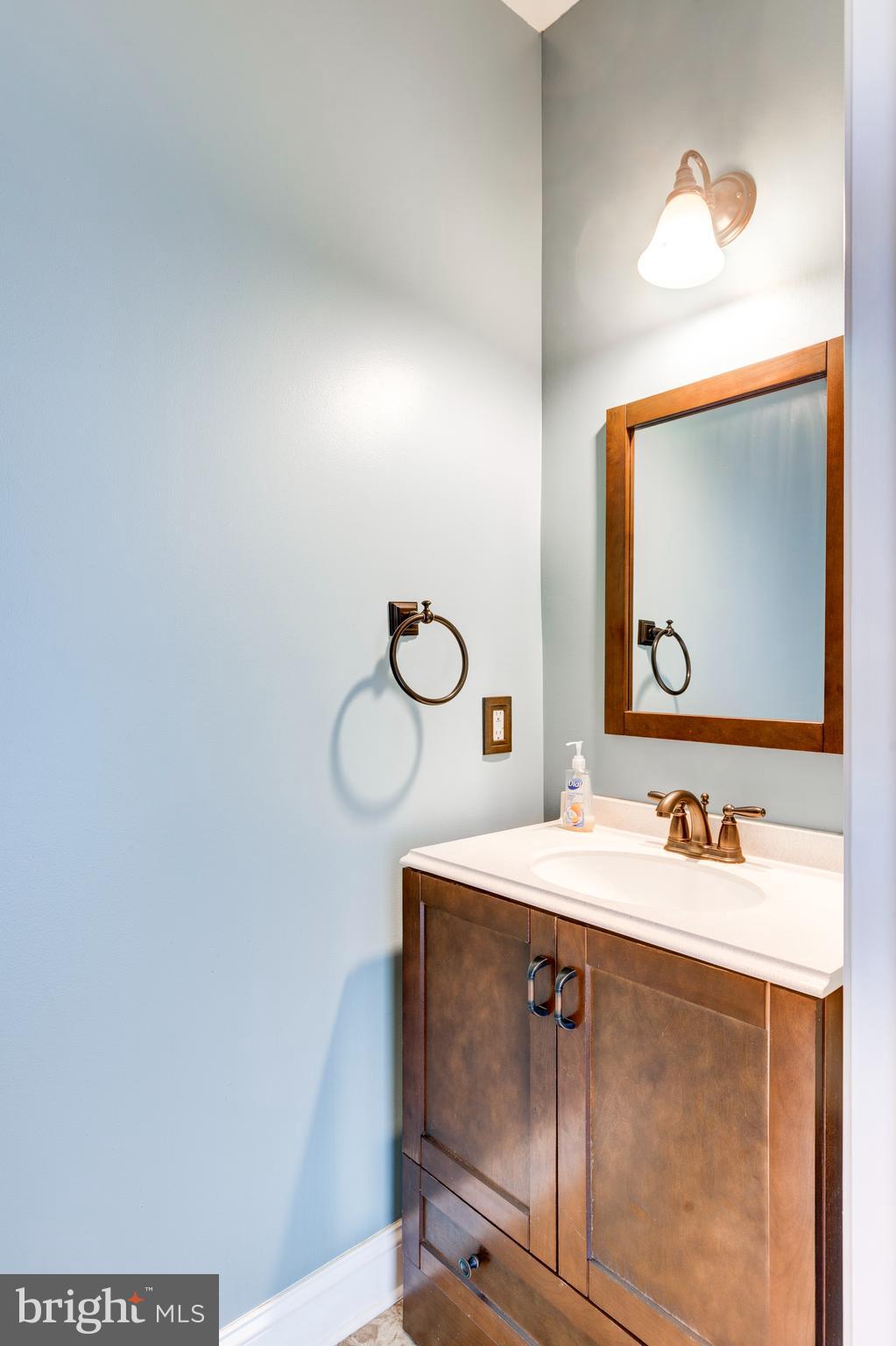 COLONIAL HILLS - Residential