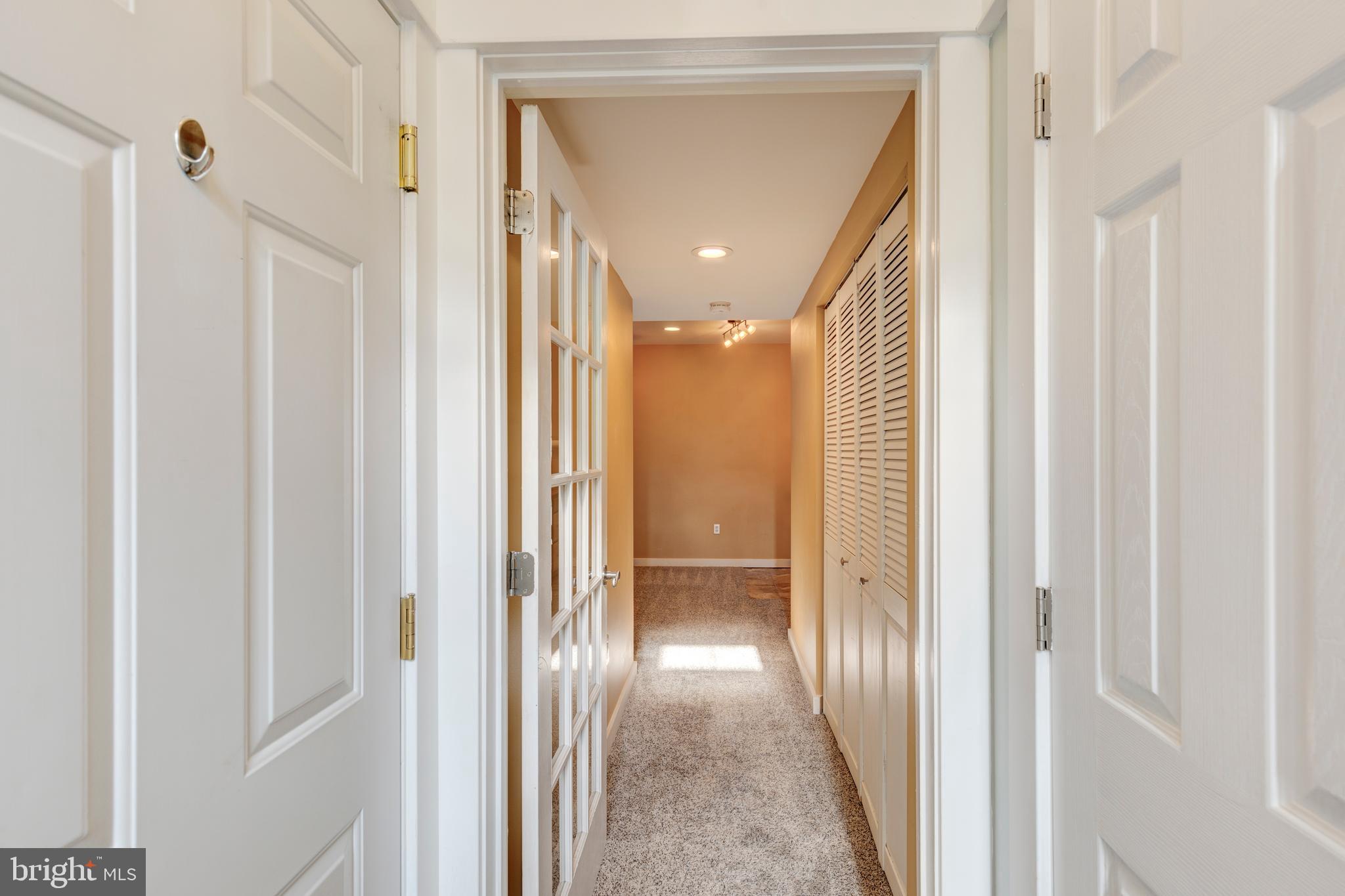 COLONIAL HILLS - Residential