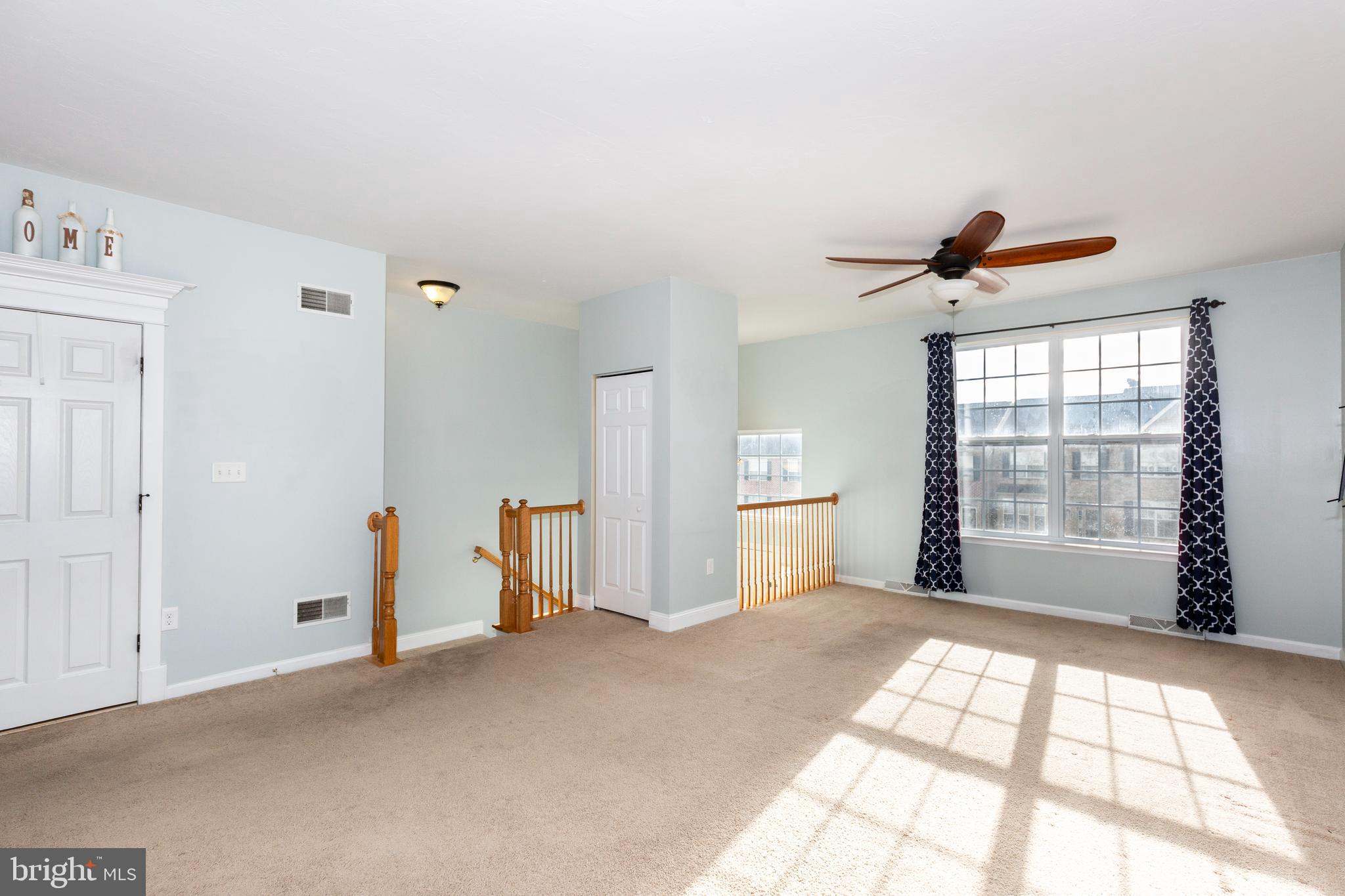 COLONIAL HILLS - Residential