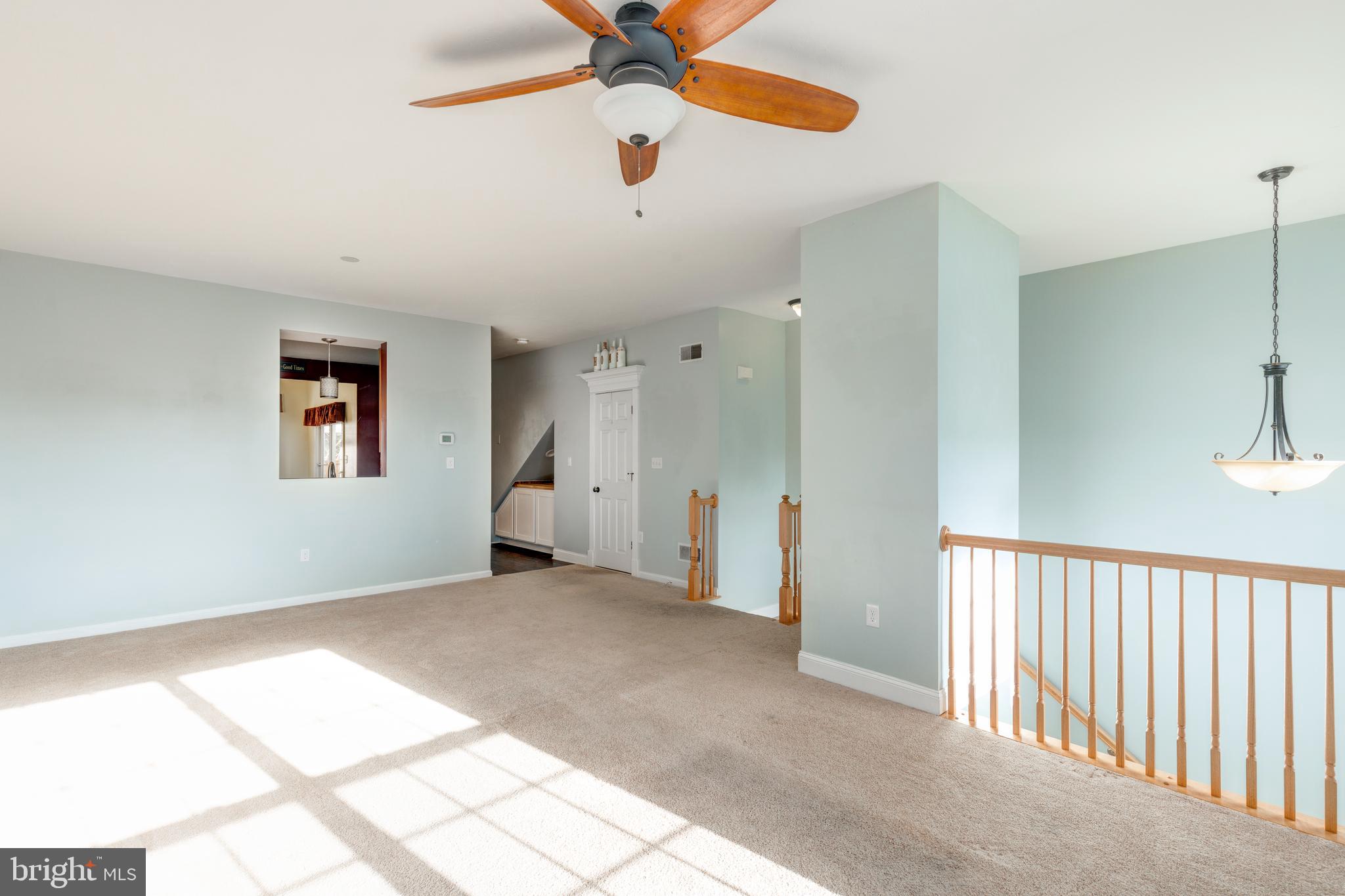 COLONIAL HILLS - Residential