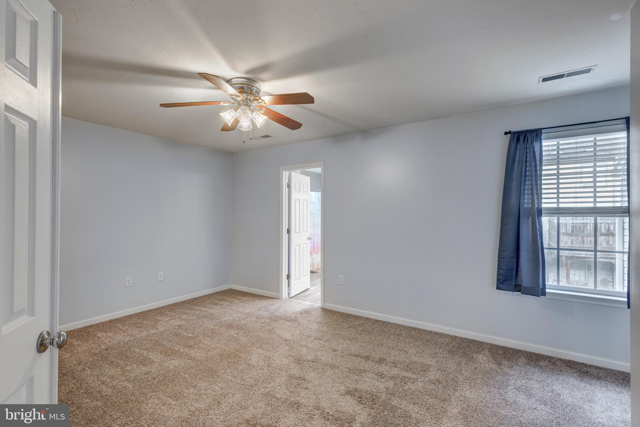 COLONIAL HILLS - Residential