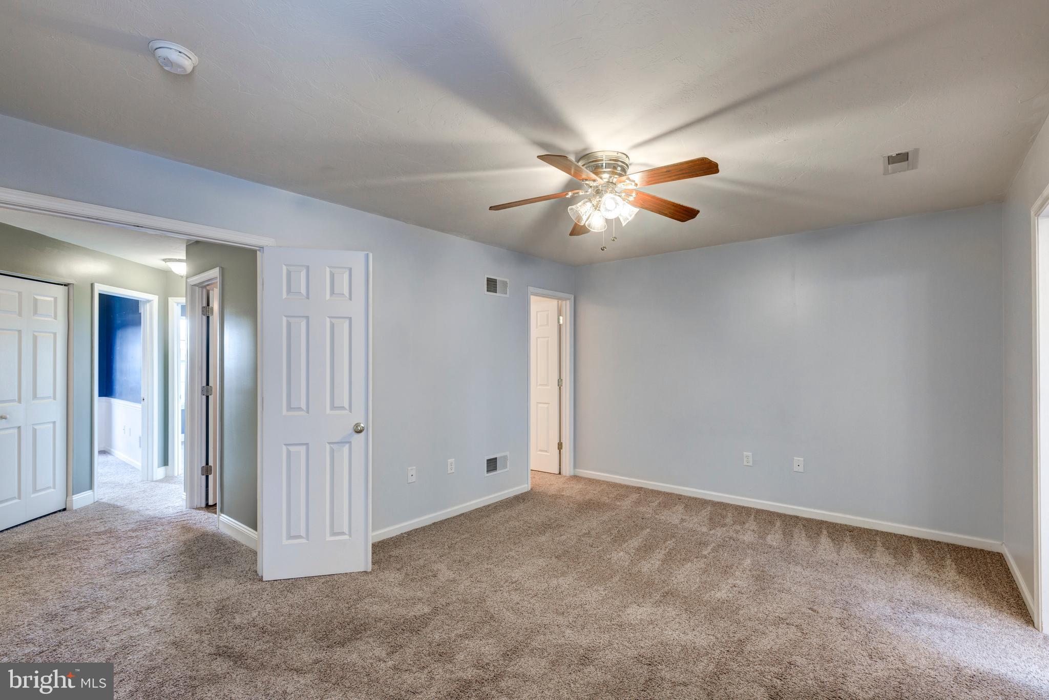 COLONIAL HILLS - Residential