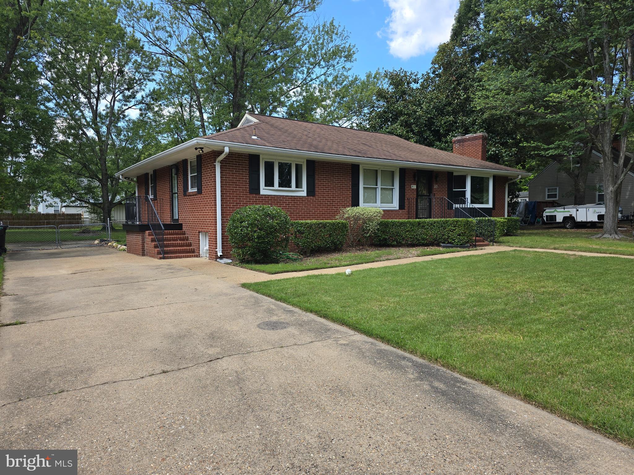 HAMPSTEAD VILLAGE - Residential Lease