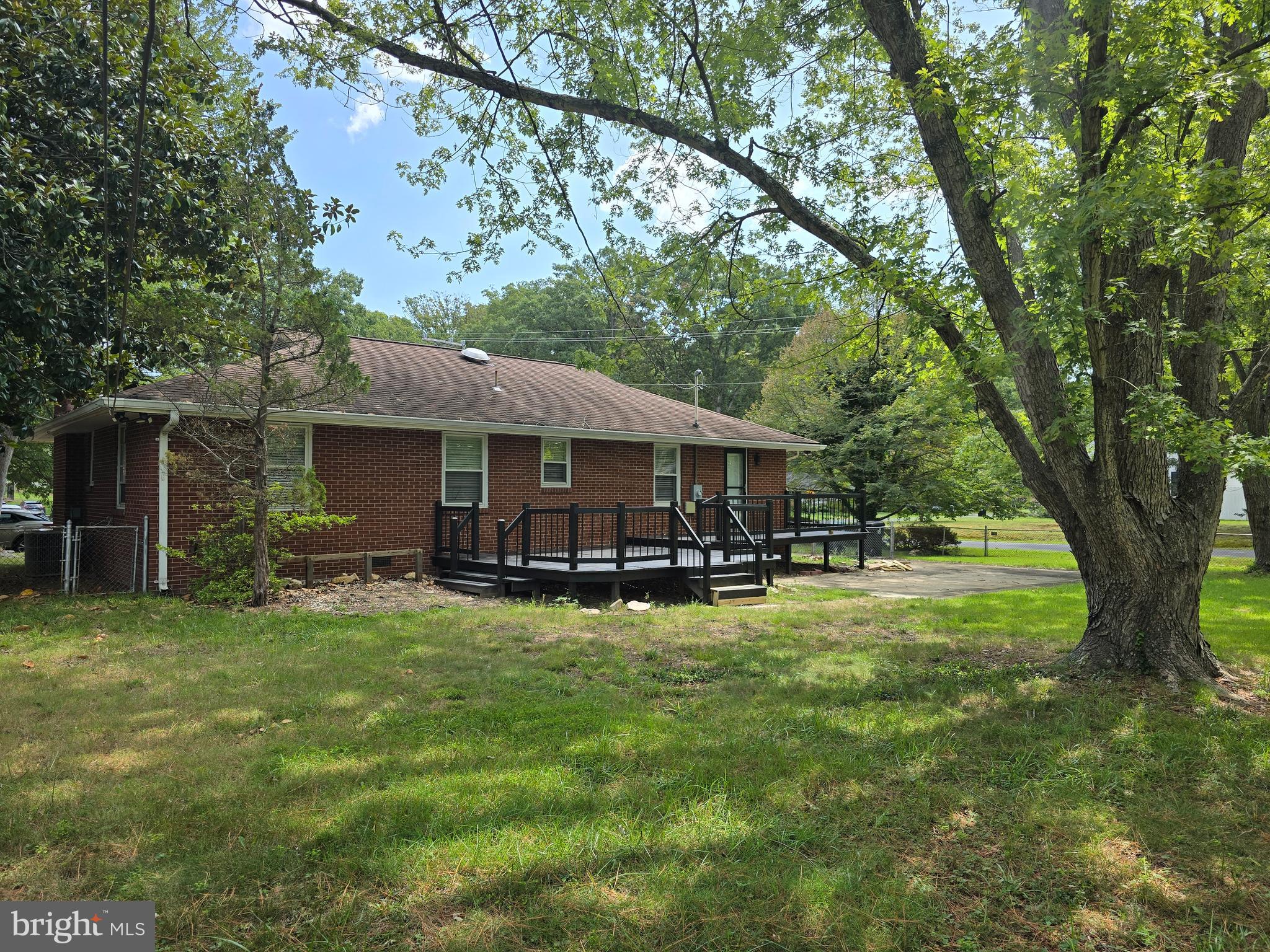 HAMPSTEAD VILLAGE - Residential Lease