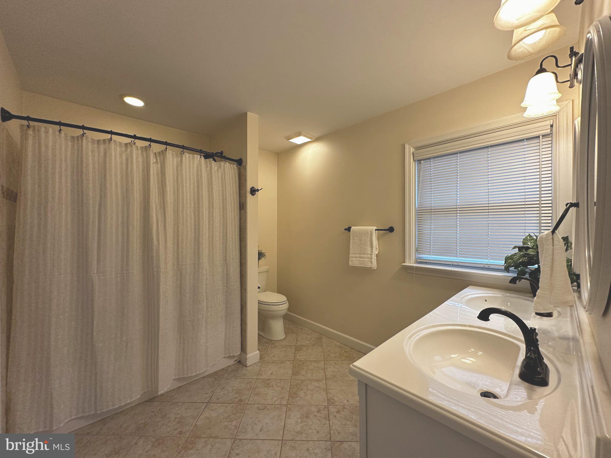 FOXHALL - Residential Lease