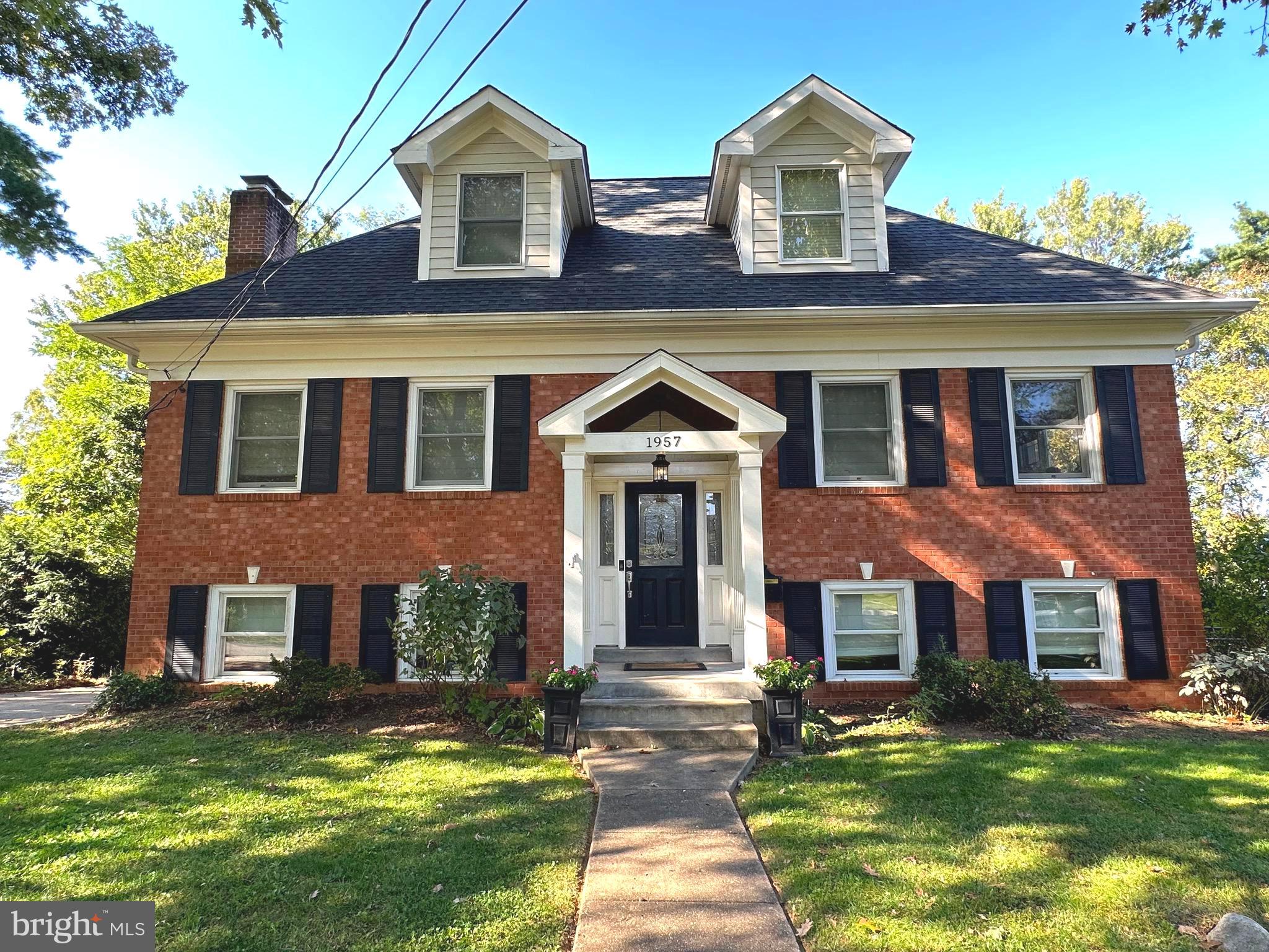 FOXHALL - Residential Lease