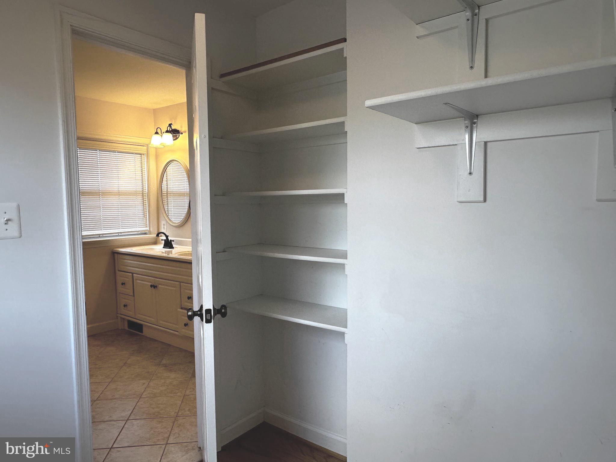 FOXHALL - Residential Lease