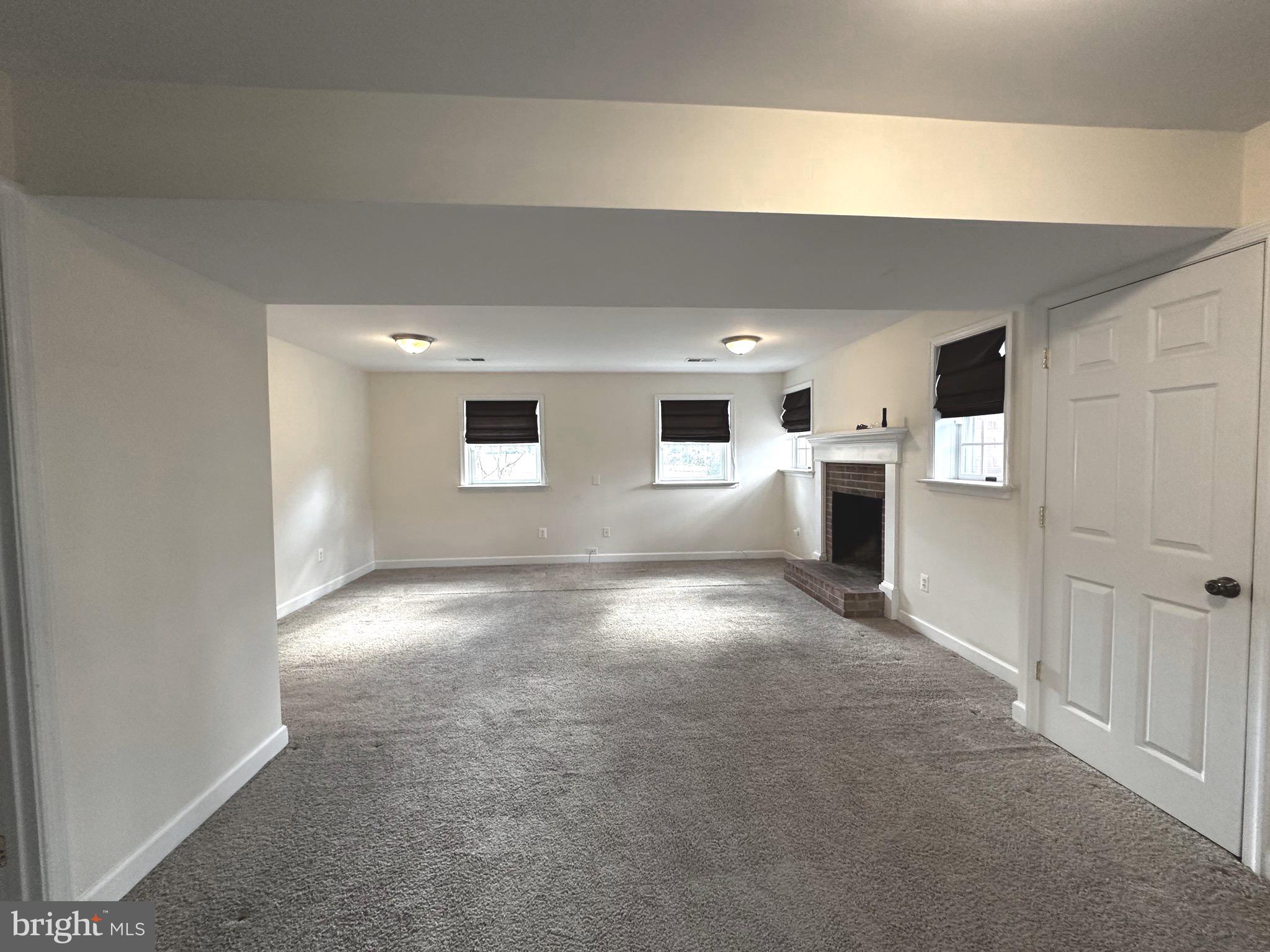 FOXHALL - Residential Lease