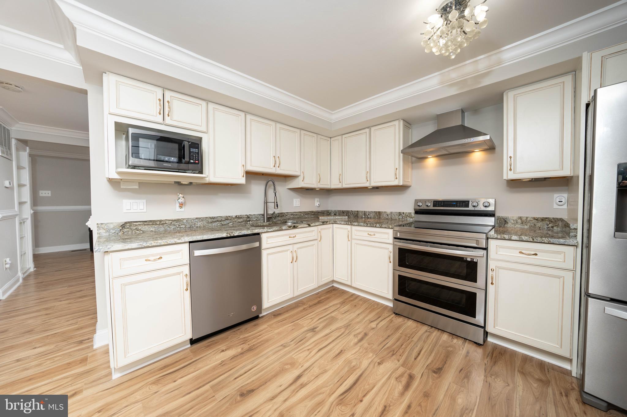 9203 SHEFFIELD HUNT COURT