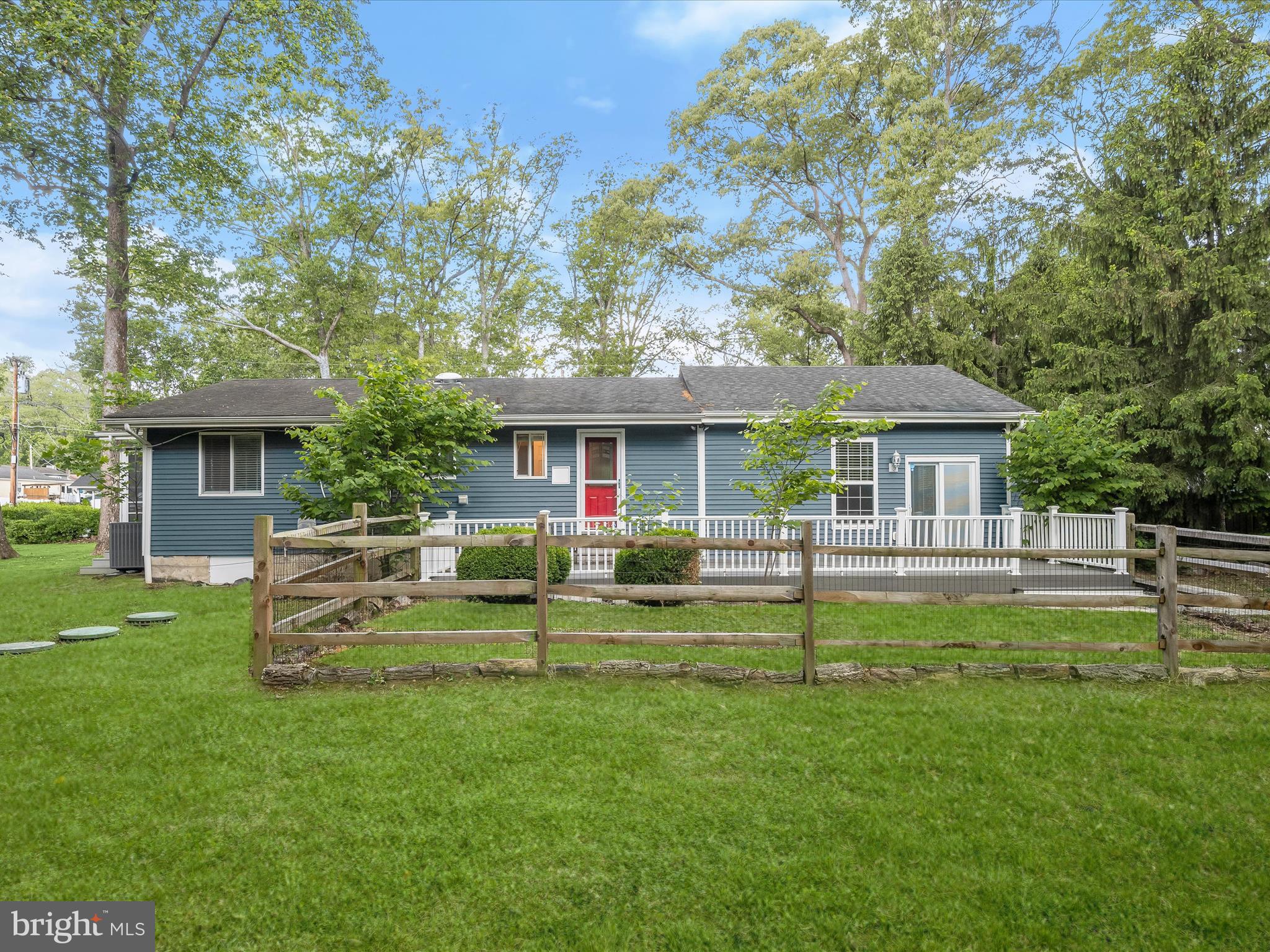 SUNRISE BEACH - Residential