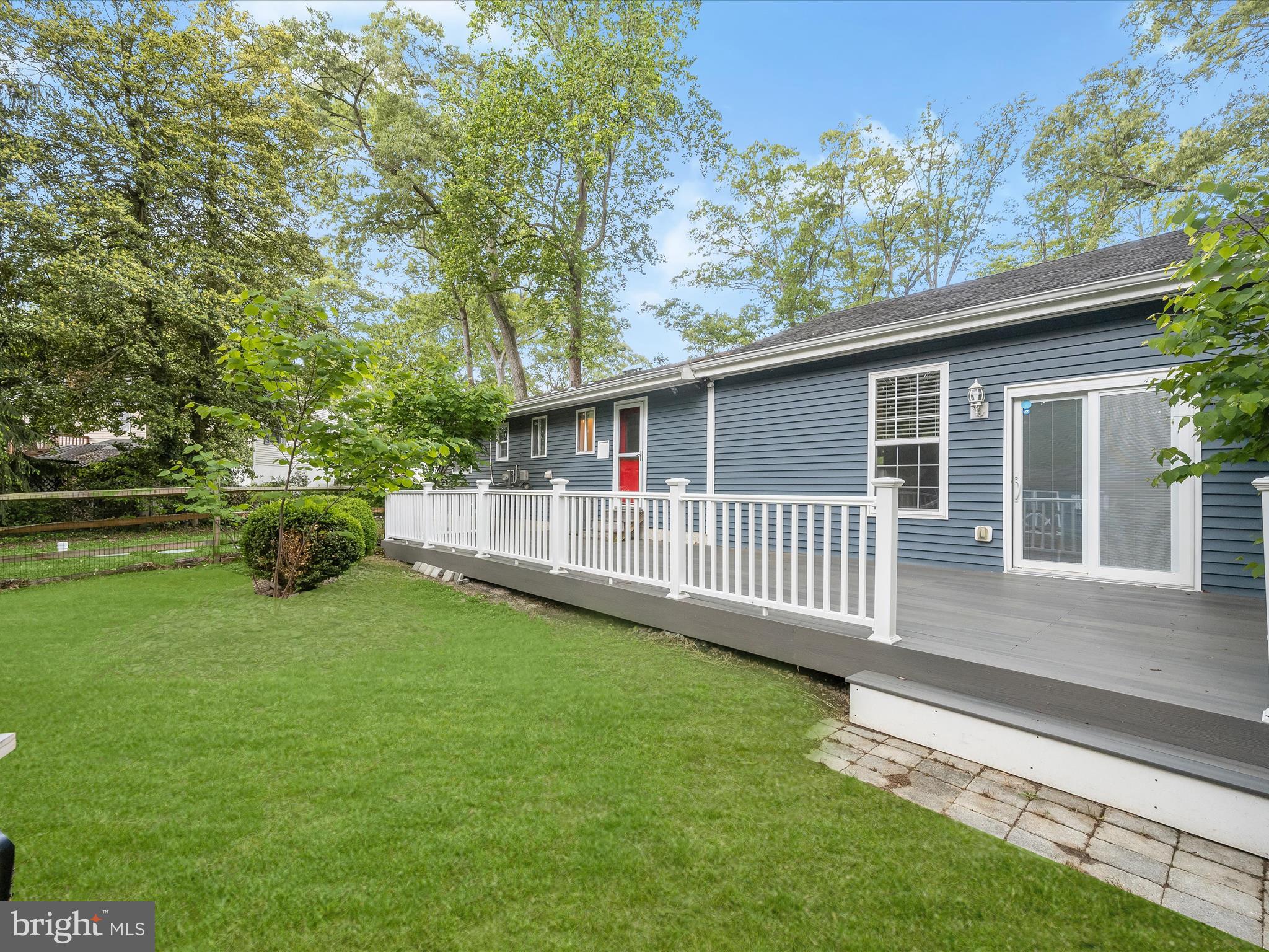 SUNRISE BEACH - Residential