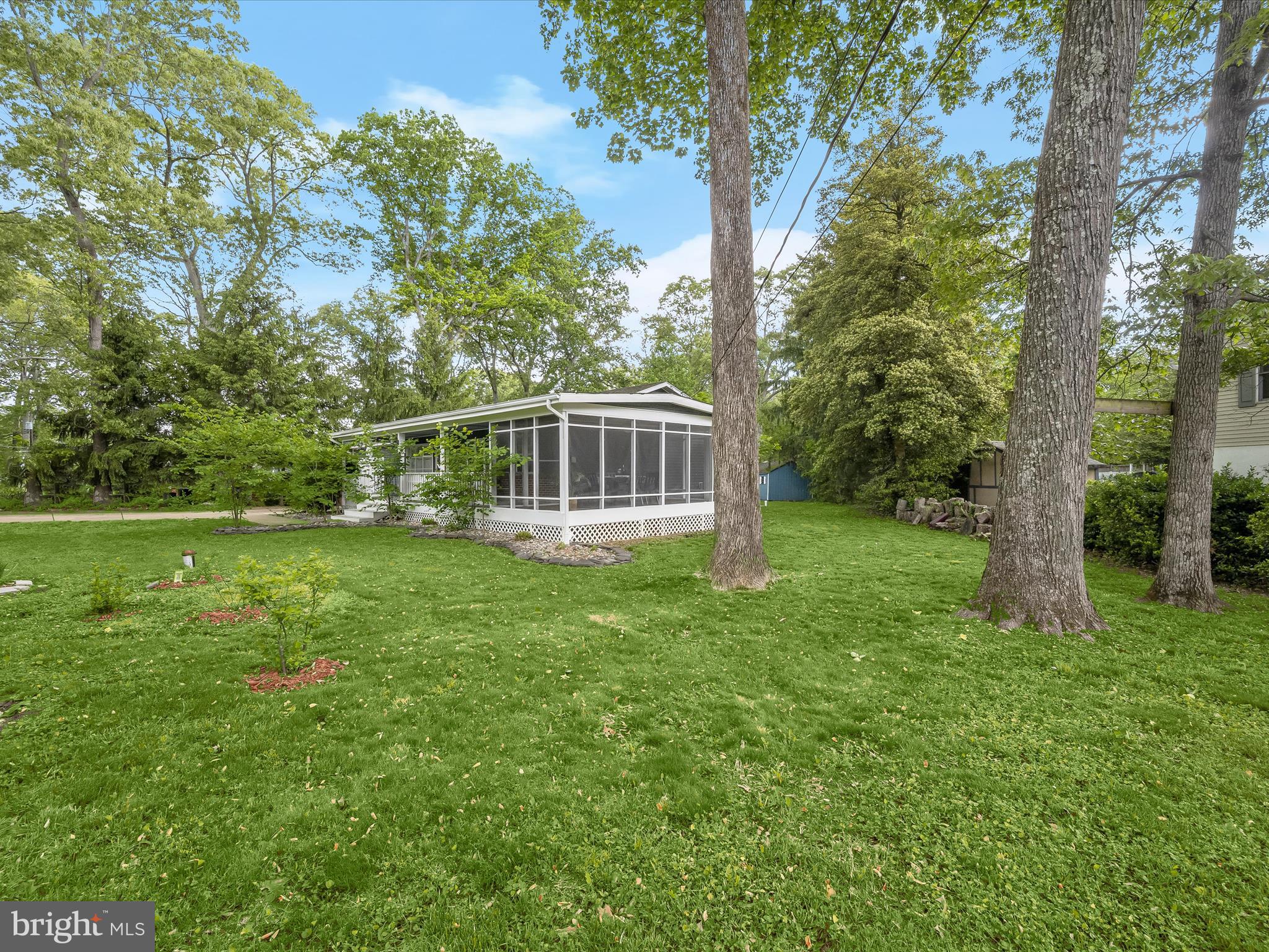 SUNRISE BEACH - Residential