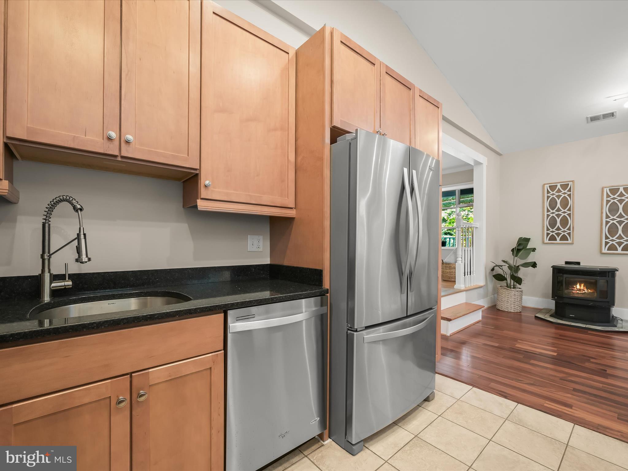 SUNRISE BEACH - Residential