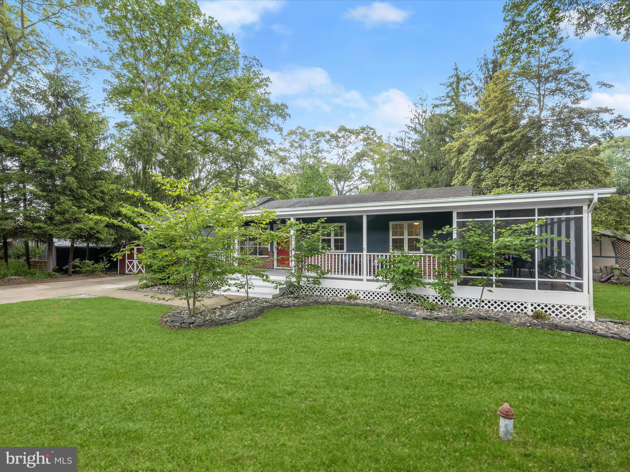 SUNRISE BEACH - Residential