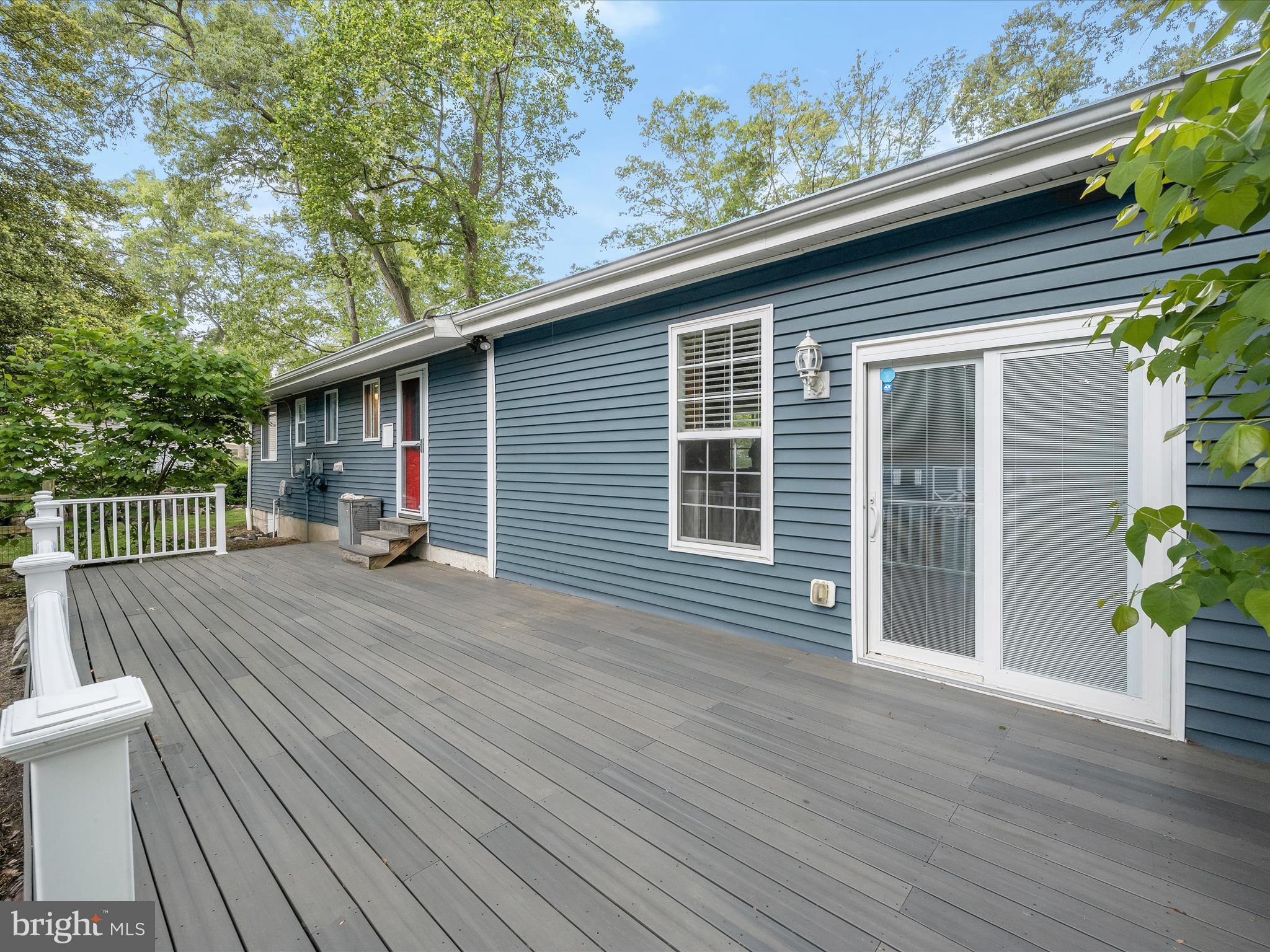 SUNRISE BEACH - Residential