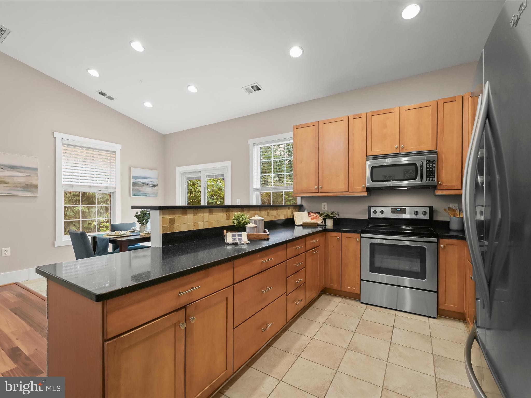 SUNRISE BEACH - Residential