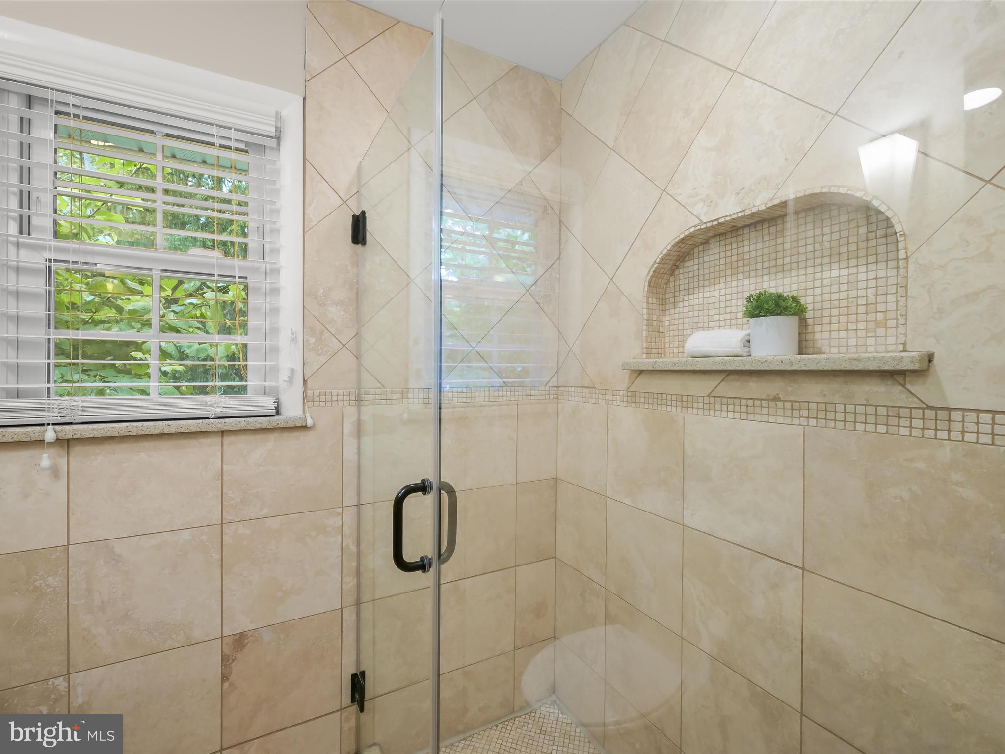 SUNRISE BEACH - Residential