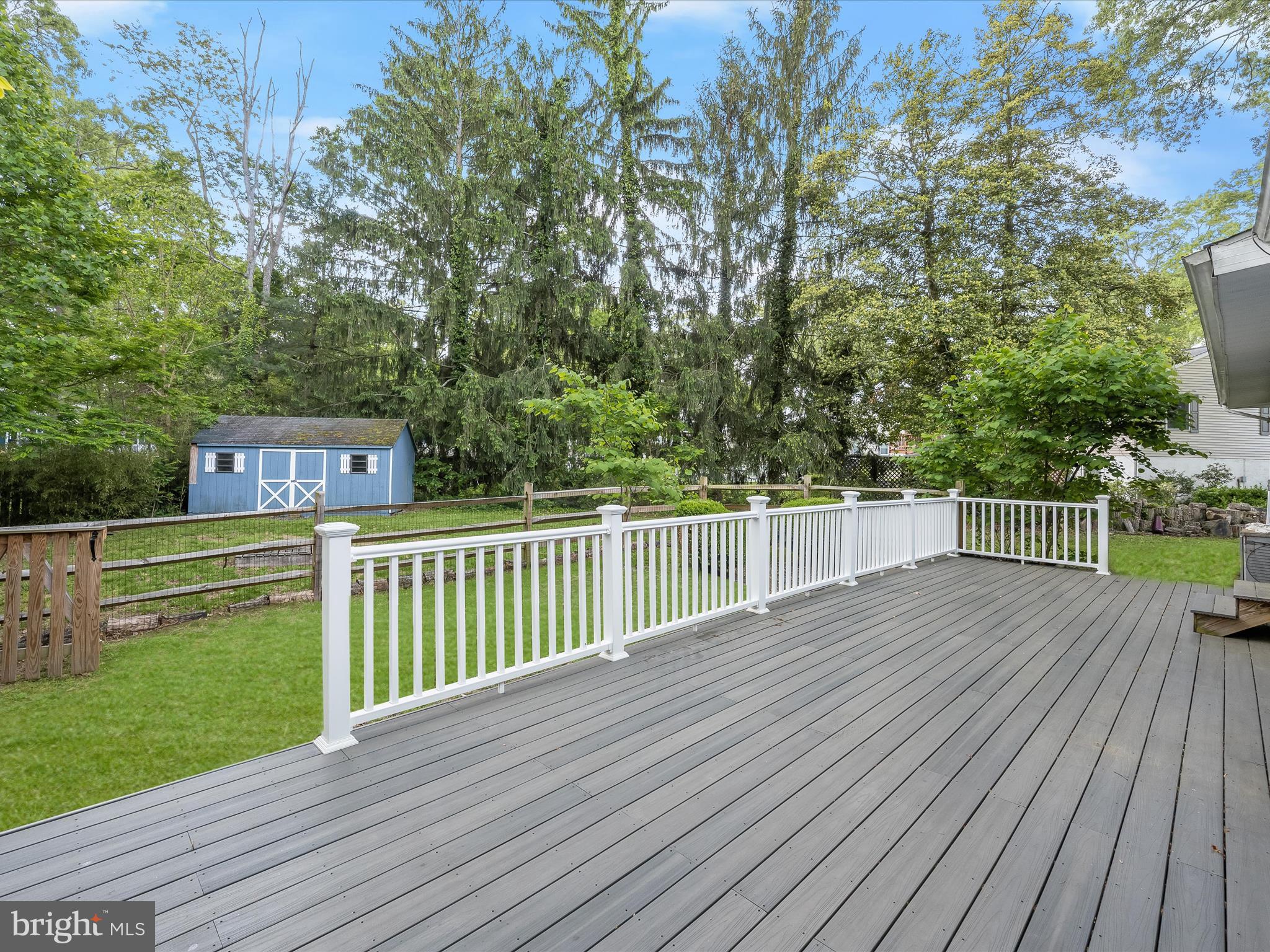 SUNRISE BEACH - Residential