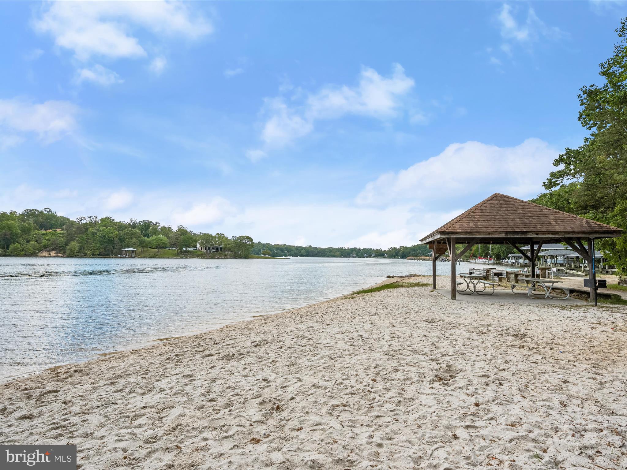 SUNRISE BEACH - Residential