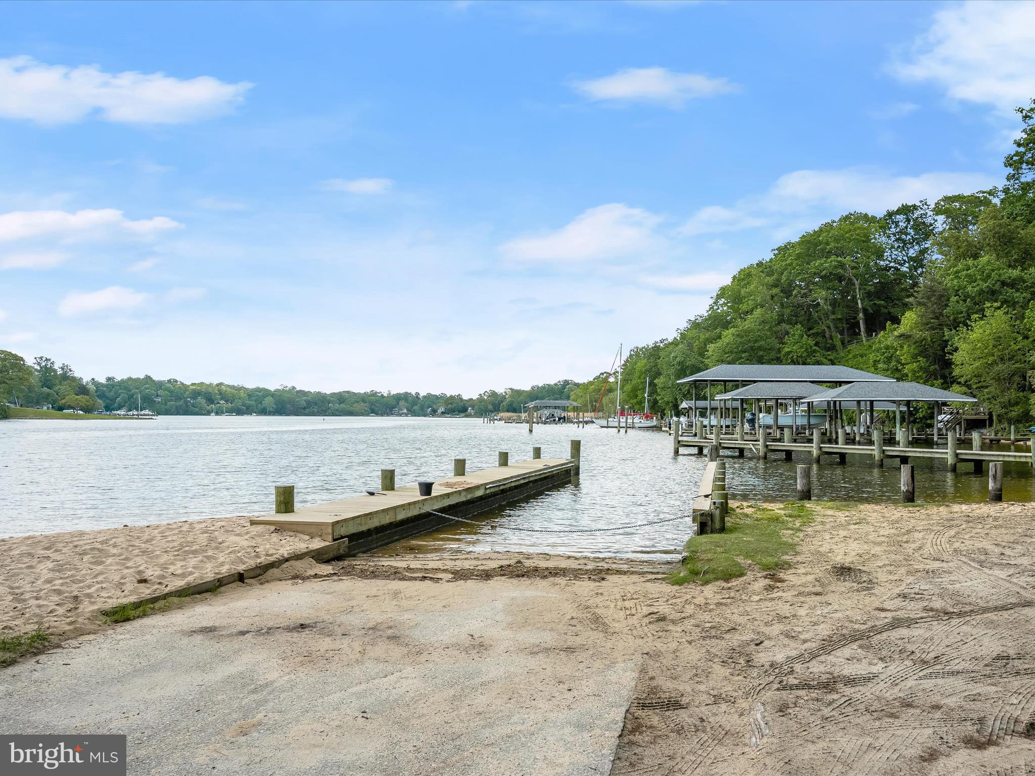 SUNRISE BEACH - Residential