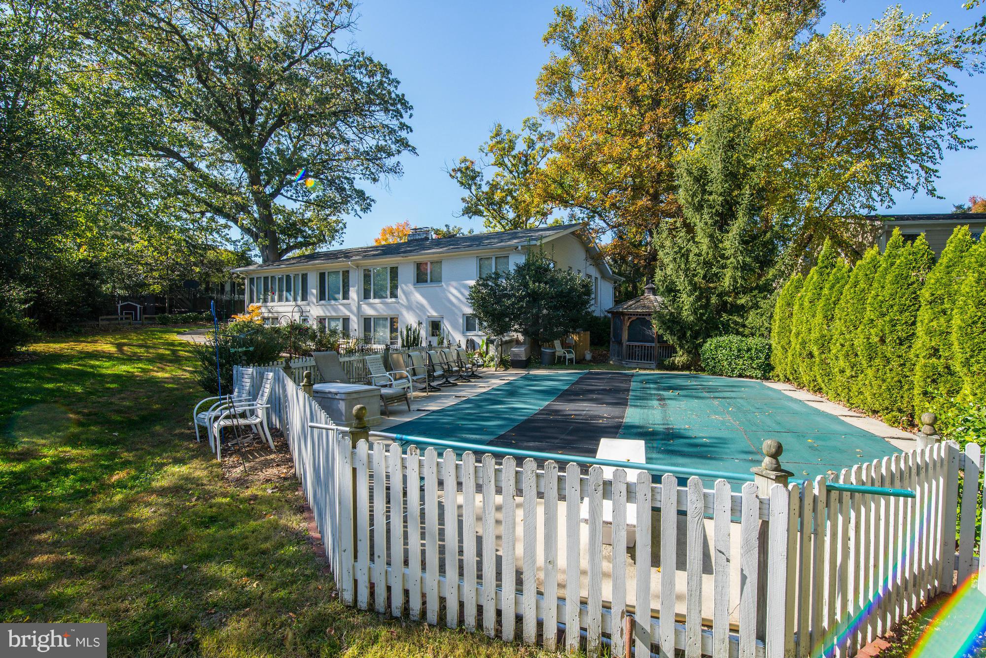 BRADLEY HILLS - Residential