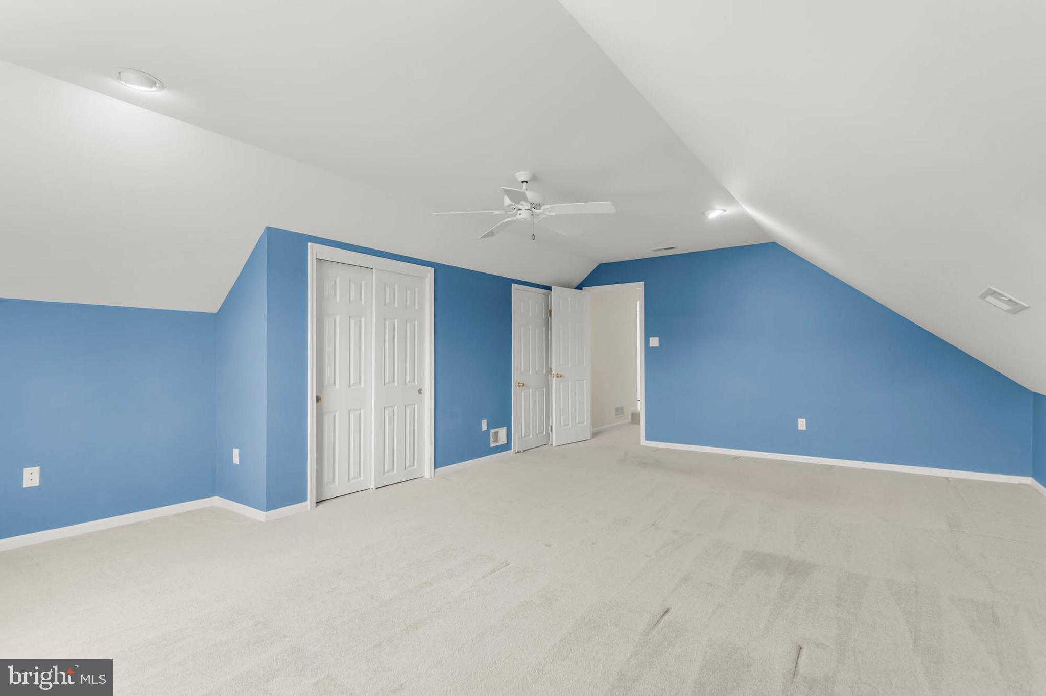 VILLAGE OF RIVER HILL - Residential