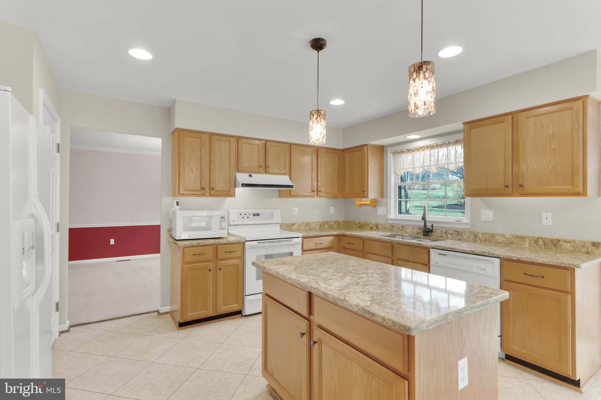 VILLAGE OF RIVER HILL - Residential