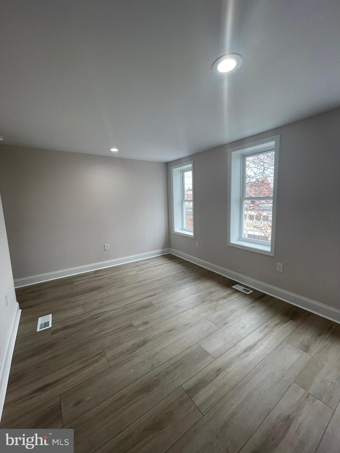 OLIVER - Residential Lease