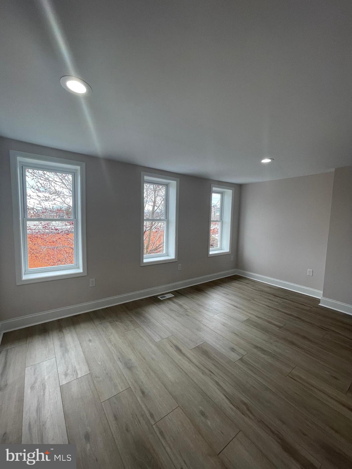 OLIVER - Residential Lease