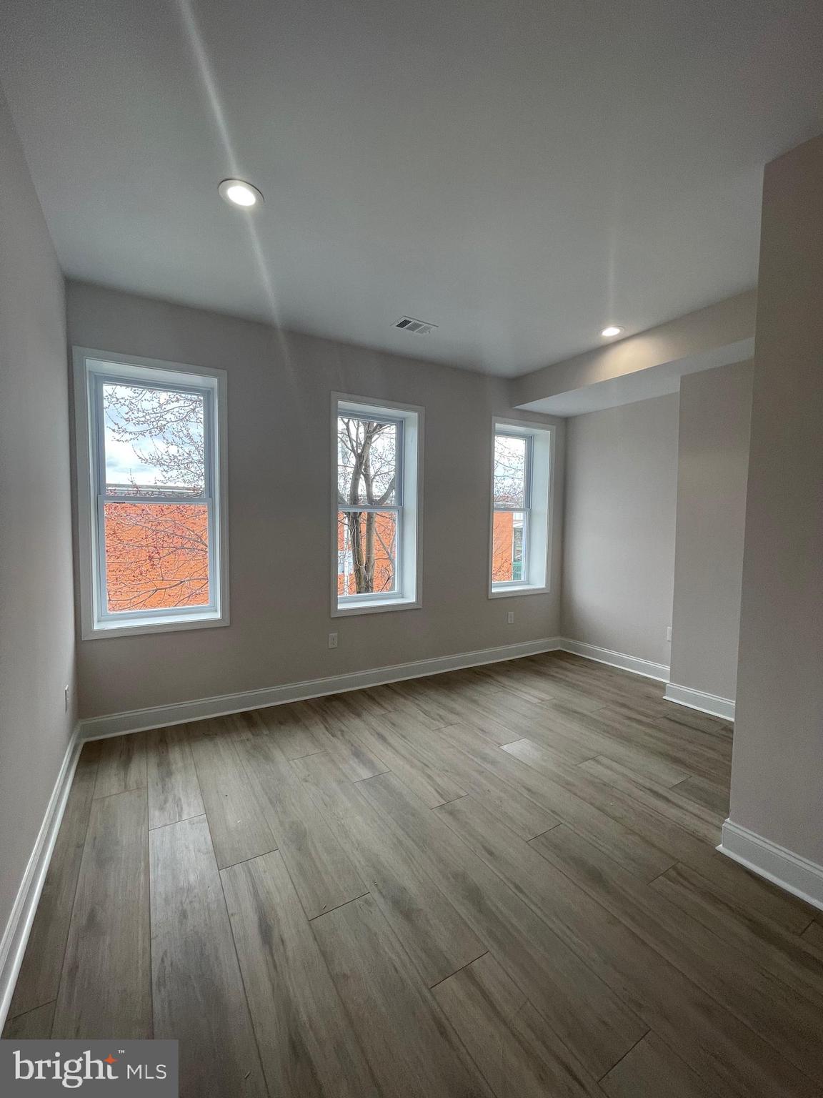 OLIVER - Residential Lease