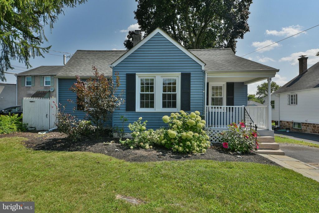 Photo of 6 Grove Avenue, FLOURTOWN, PA 19031 (MLS # PAMC2165834)