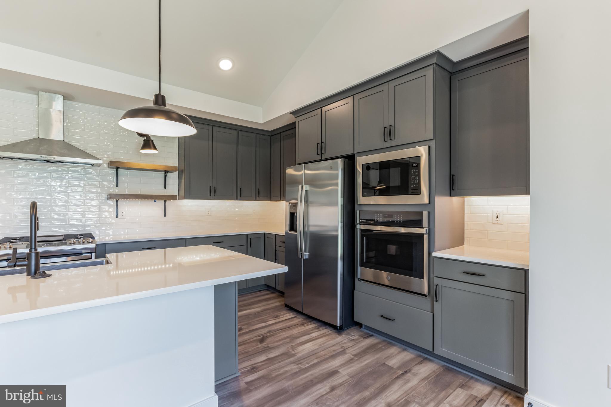 264 NORTH RIDGEBROOK DRIVE