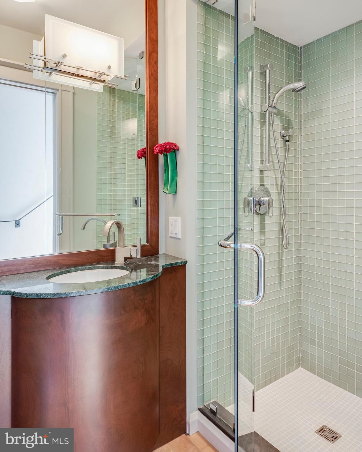 MURRAY HILL - Residential