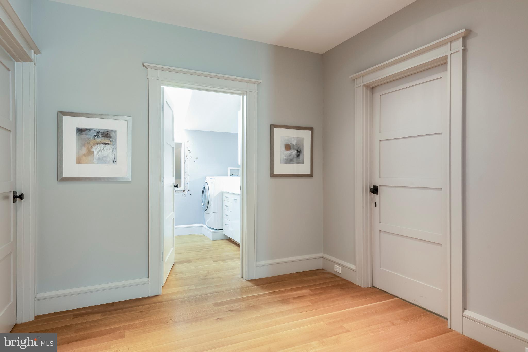 MURRAY HILL - Residential