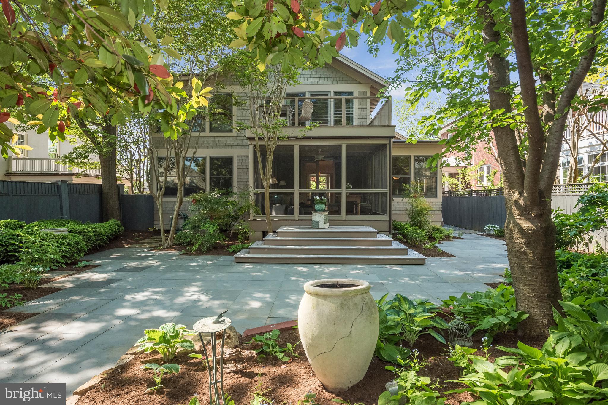 MURRAY HILL - Residential