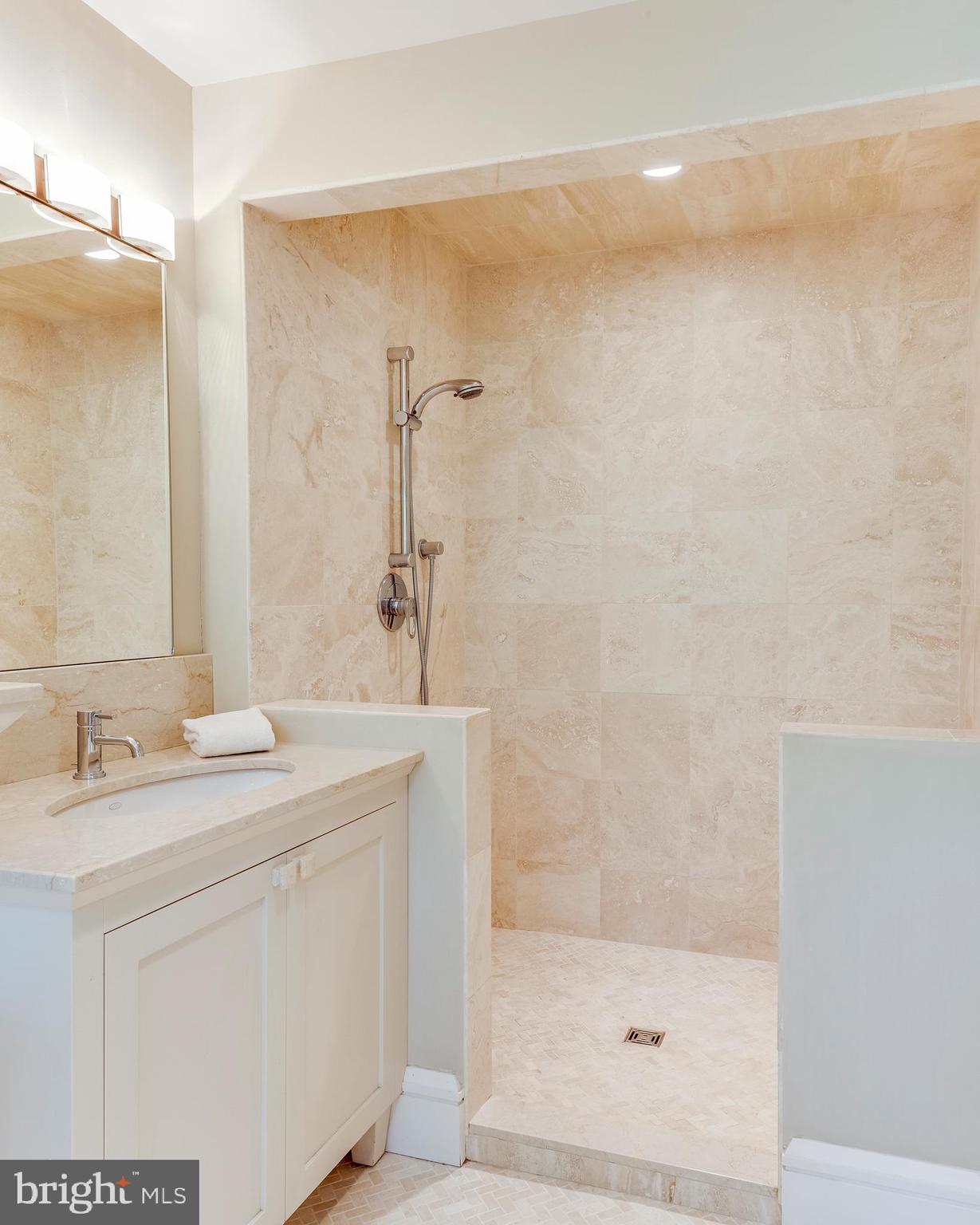 MURRAY HILL - Residential