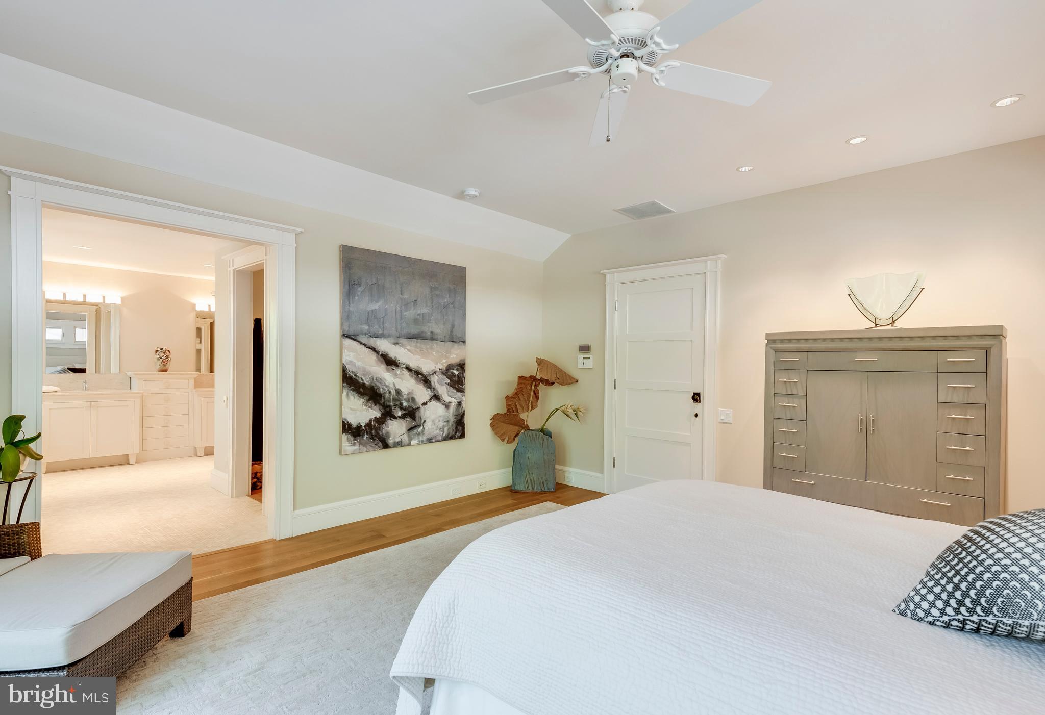 MURRAY HILL - Residential