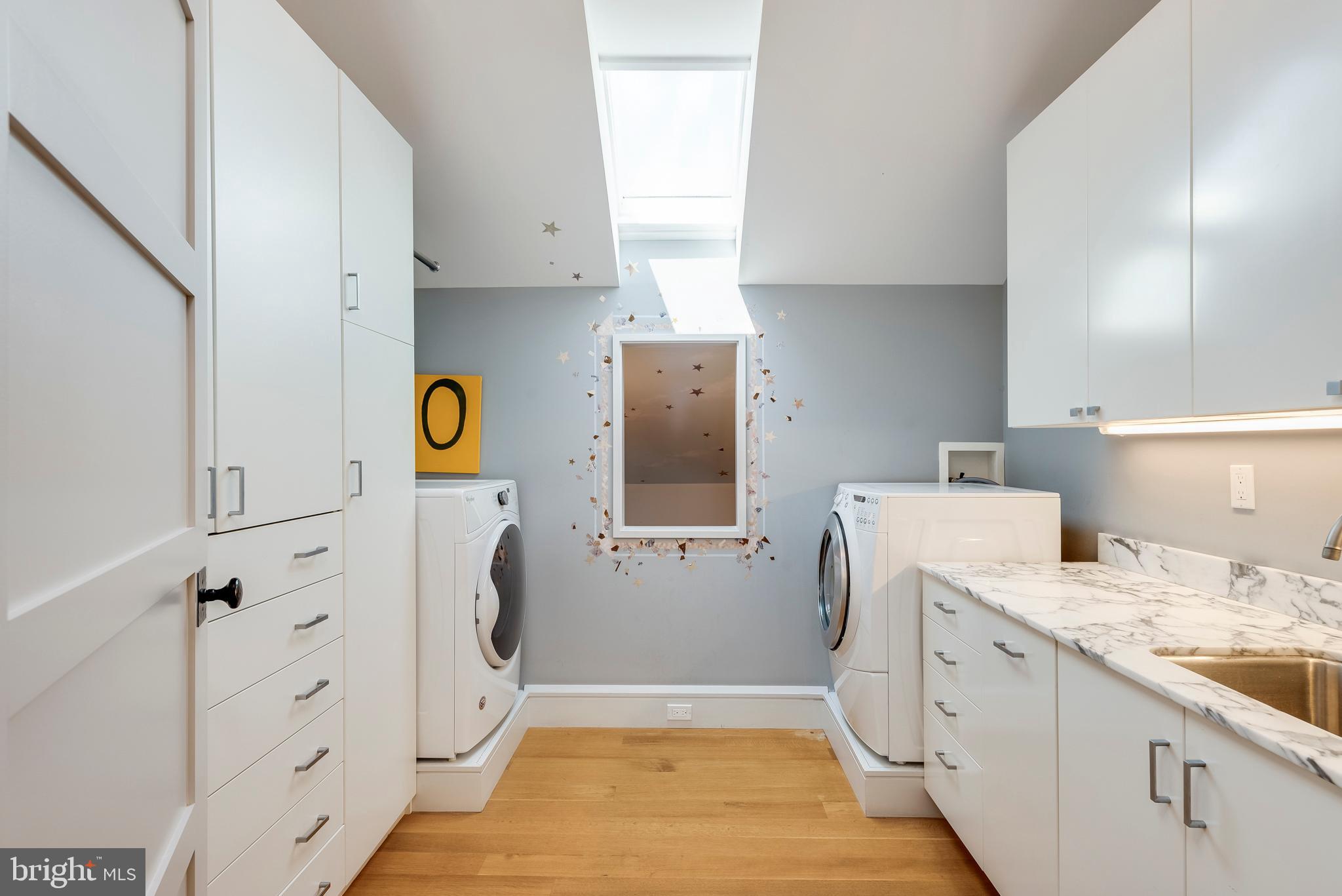 MURRAY HILL - Residential