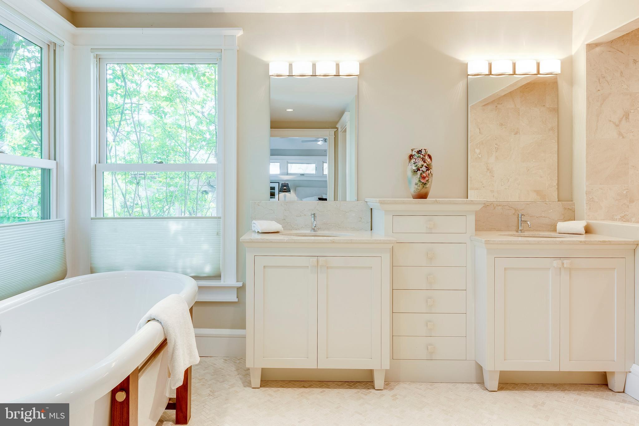 MURRAY HILL - Residential