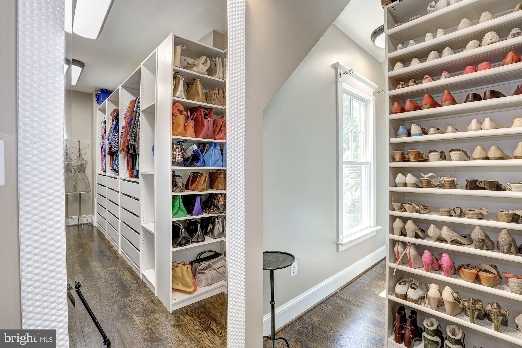 WESTBRIAR COUNTRY CLUB MANOR - Residential