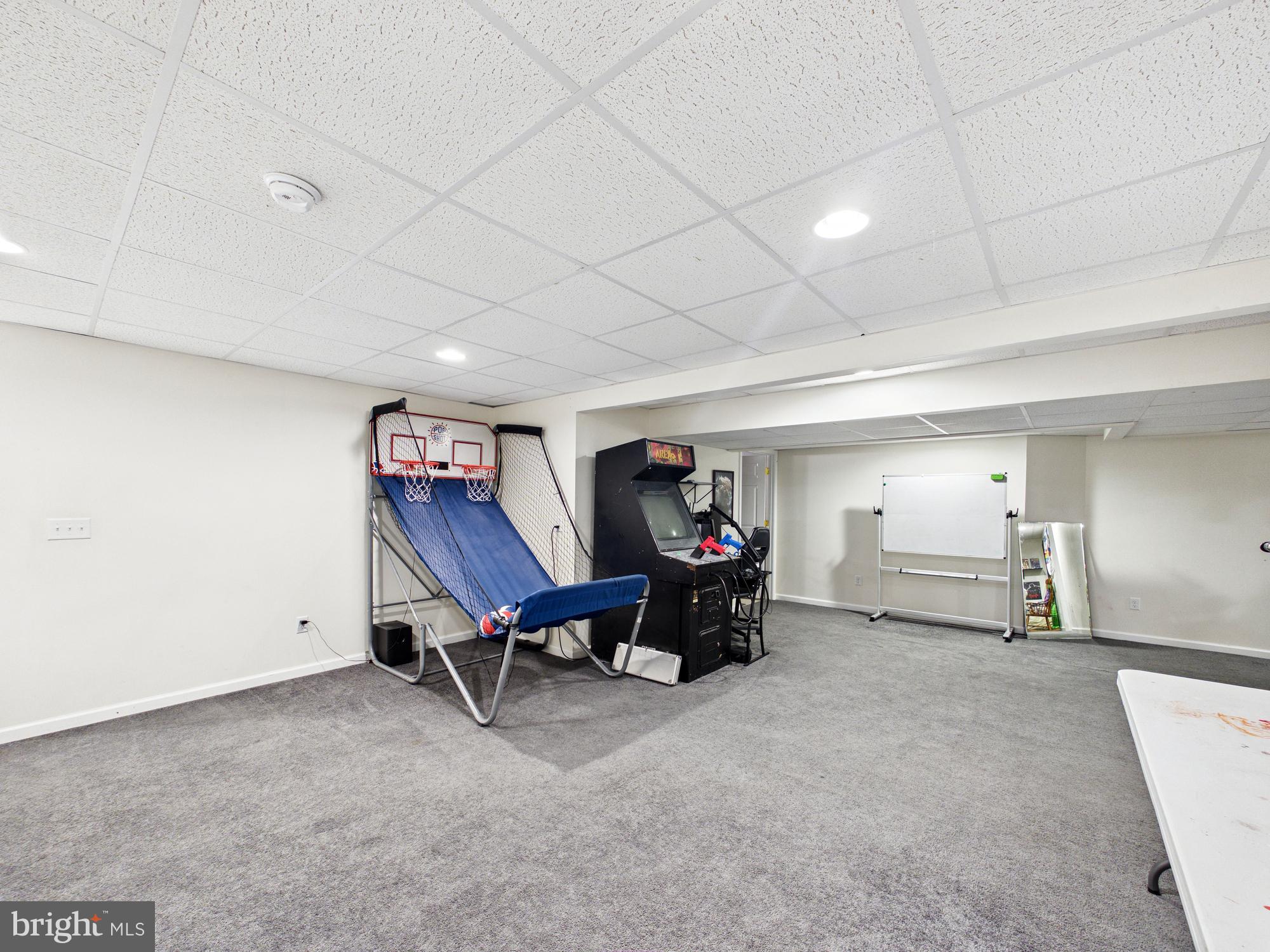 KNOLLAC ACRES - Residential