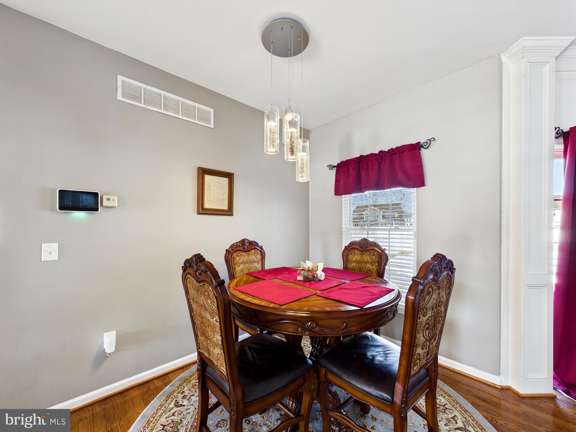 KNOLLAC ACRES - Residential