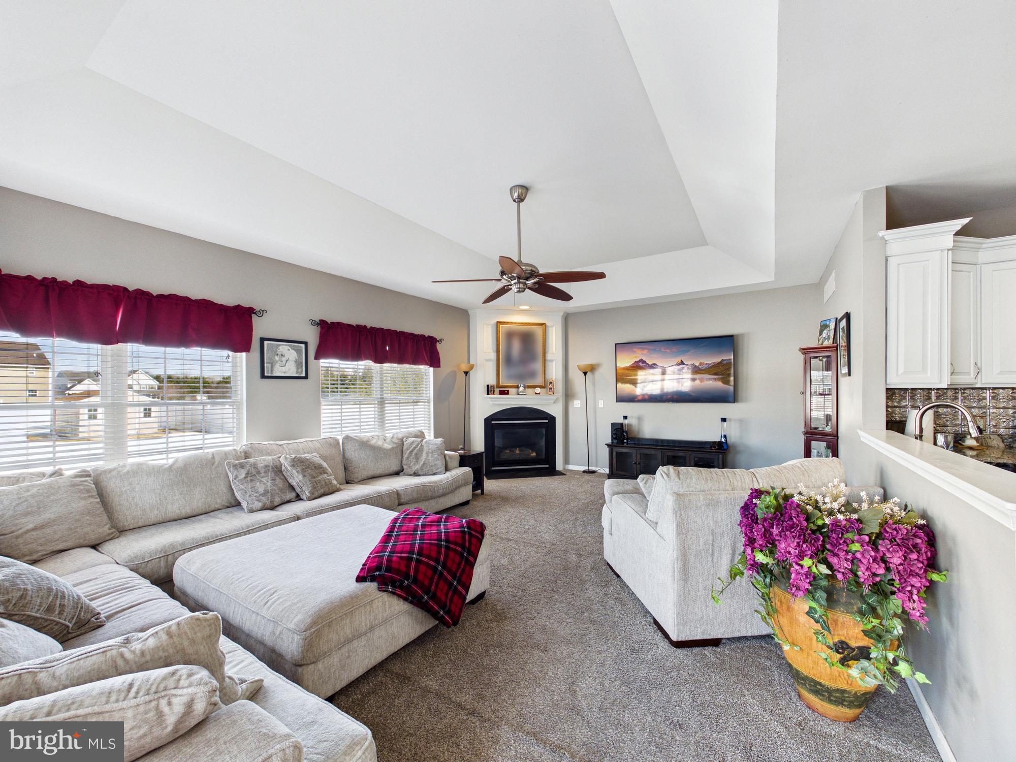 KNOLLAC ACRES - Residential