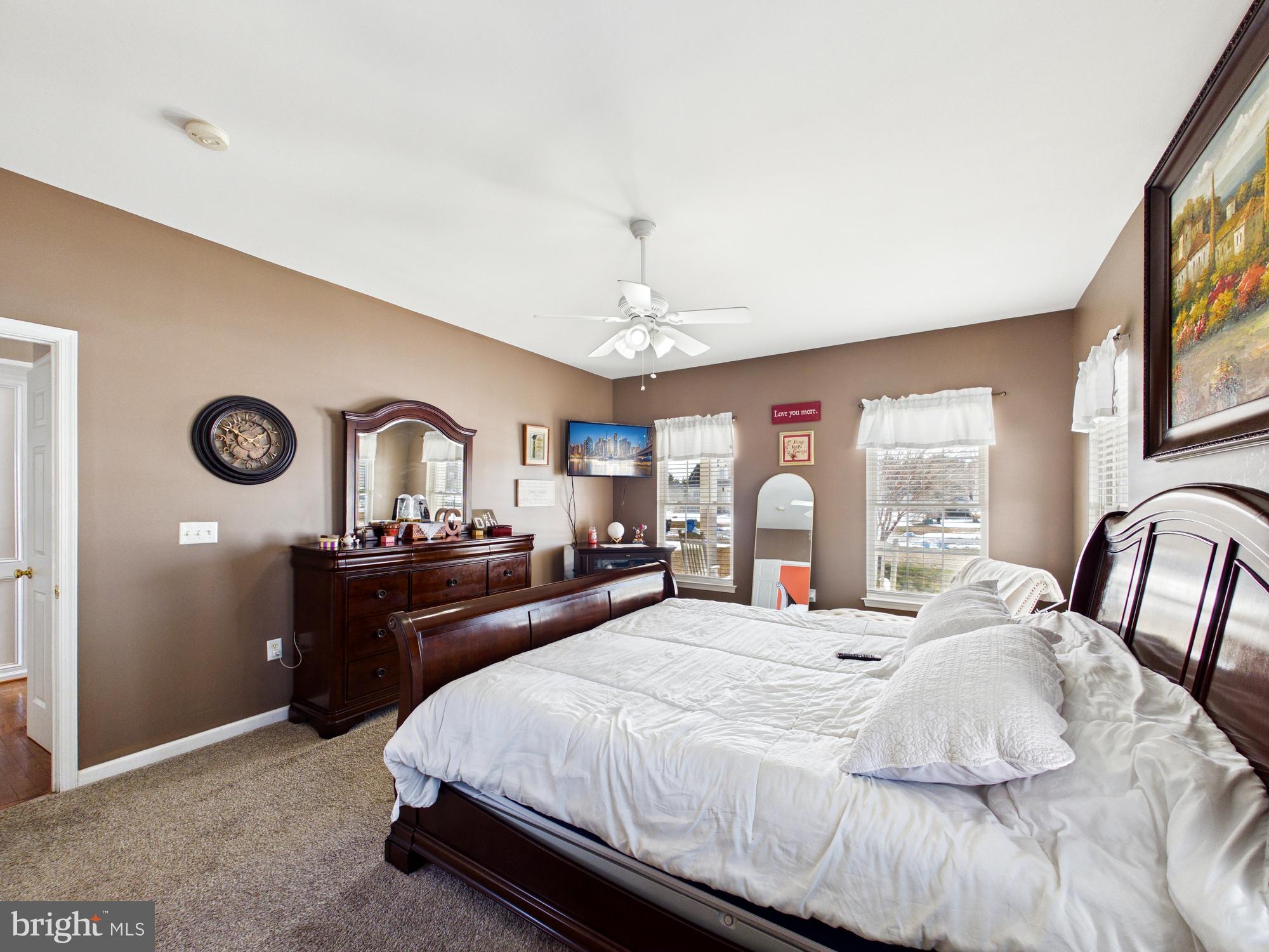 KNOLLAC ACRES - Residential