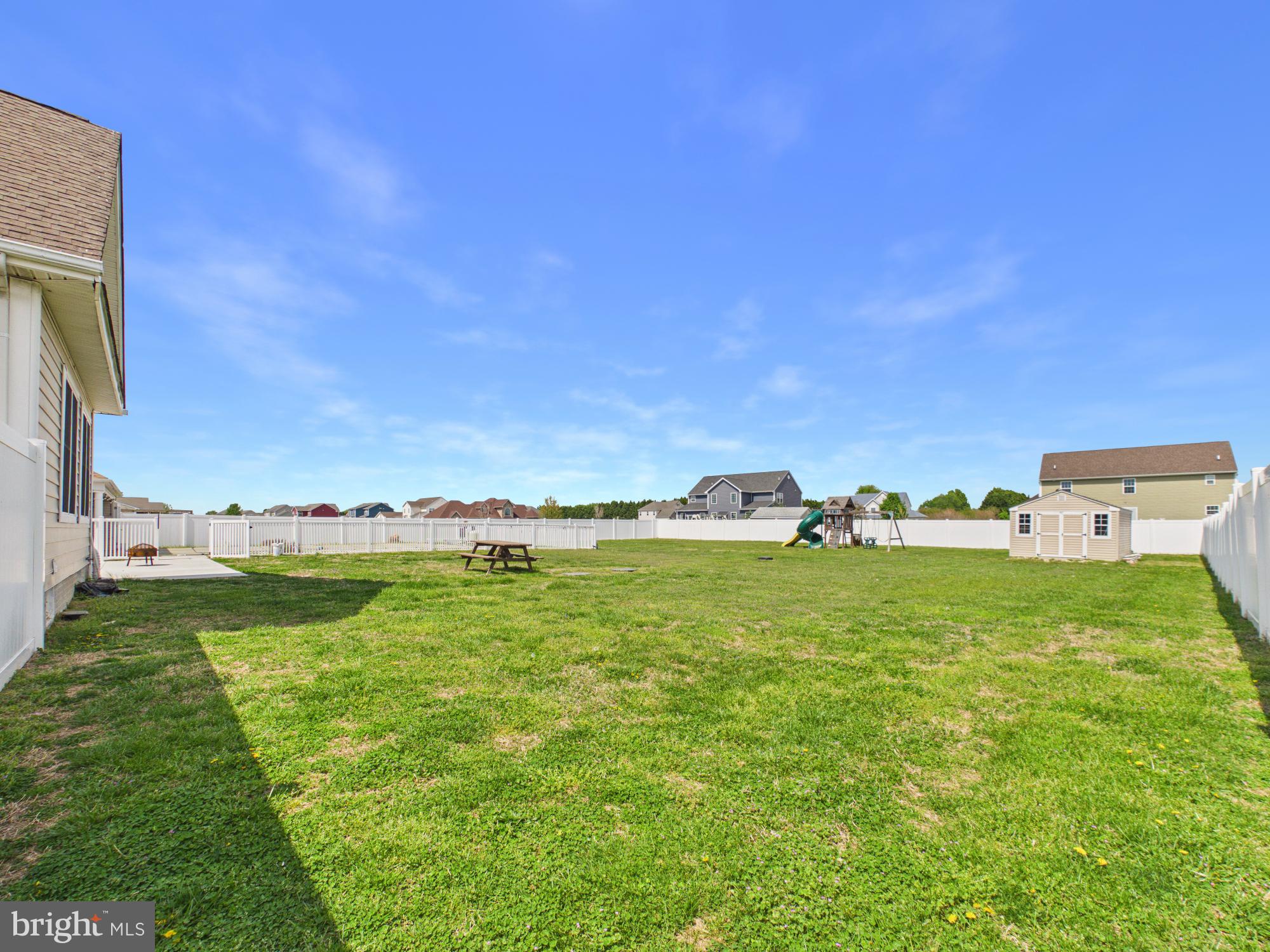 KNOLLAC ACRES - Residential