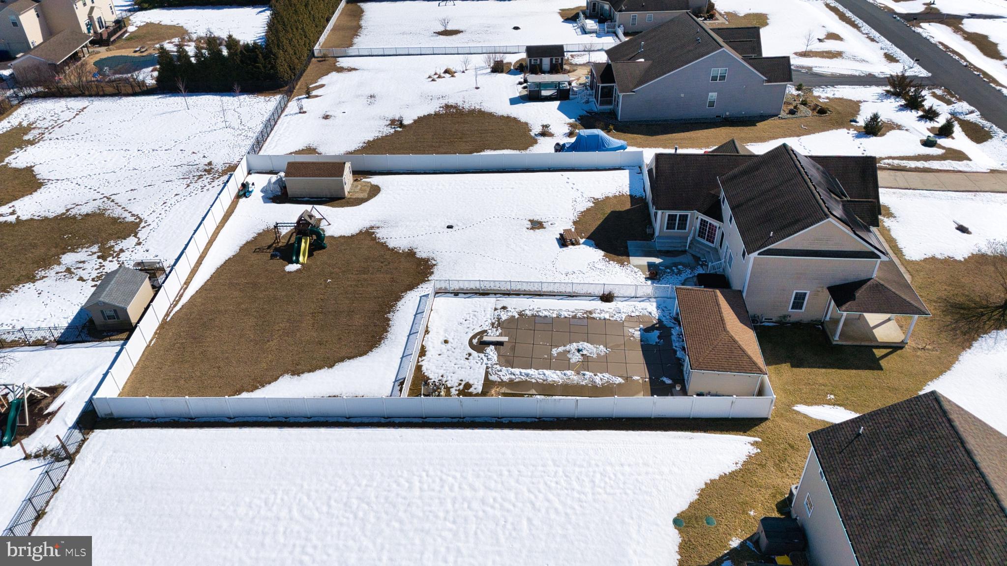 KNOLLAC ACRES - Residential